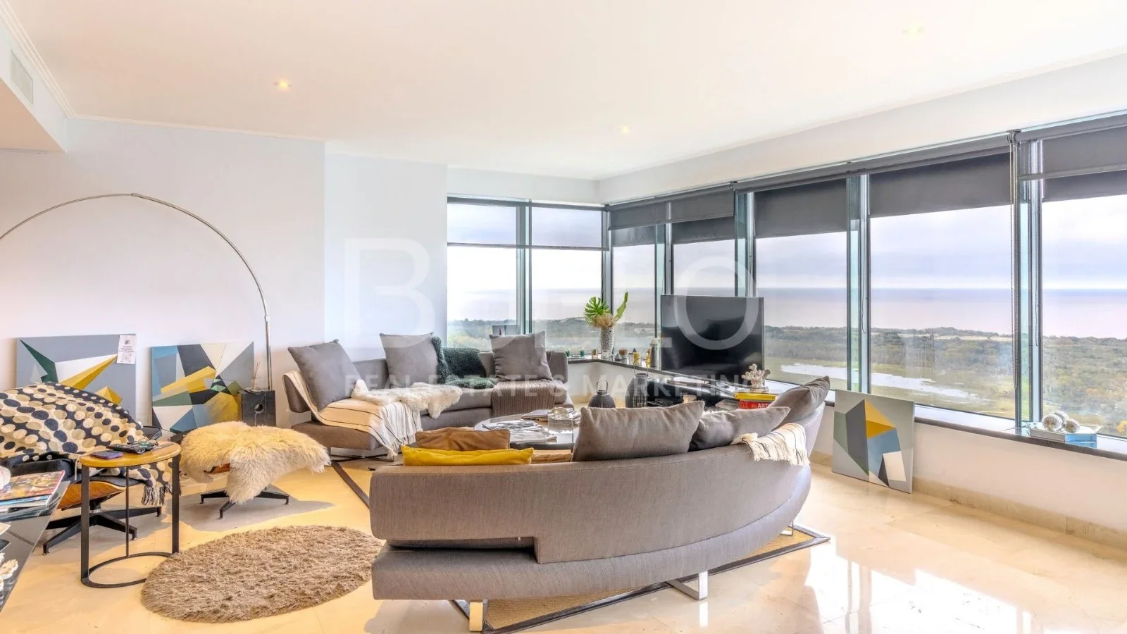 Departamento en venta c/ cochera en Puerto Madero - Imagen 2