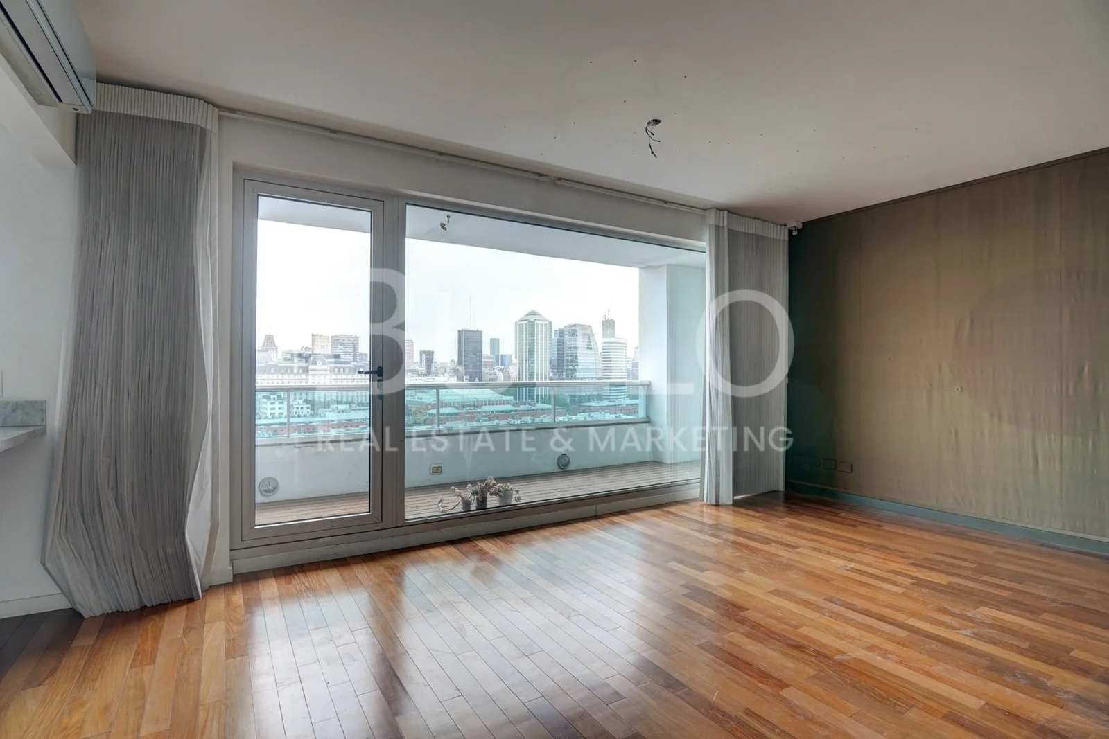 Departamento en venta c/ cochera en Puerto Madero - Imagen 3