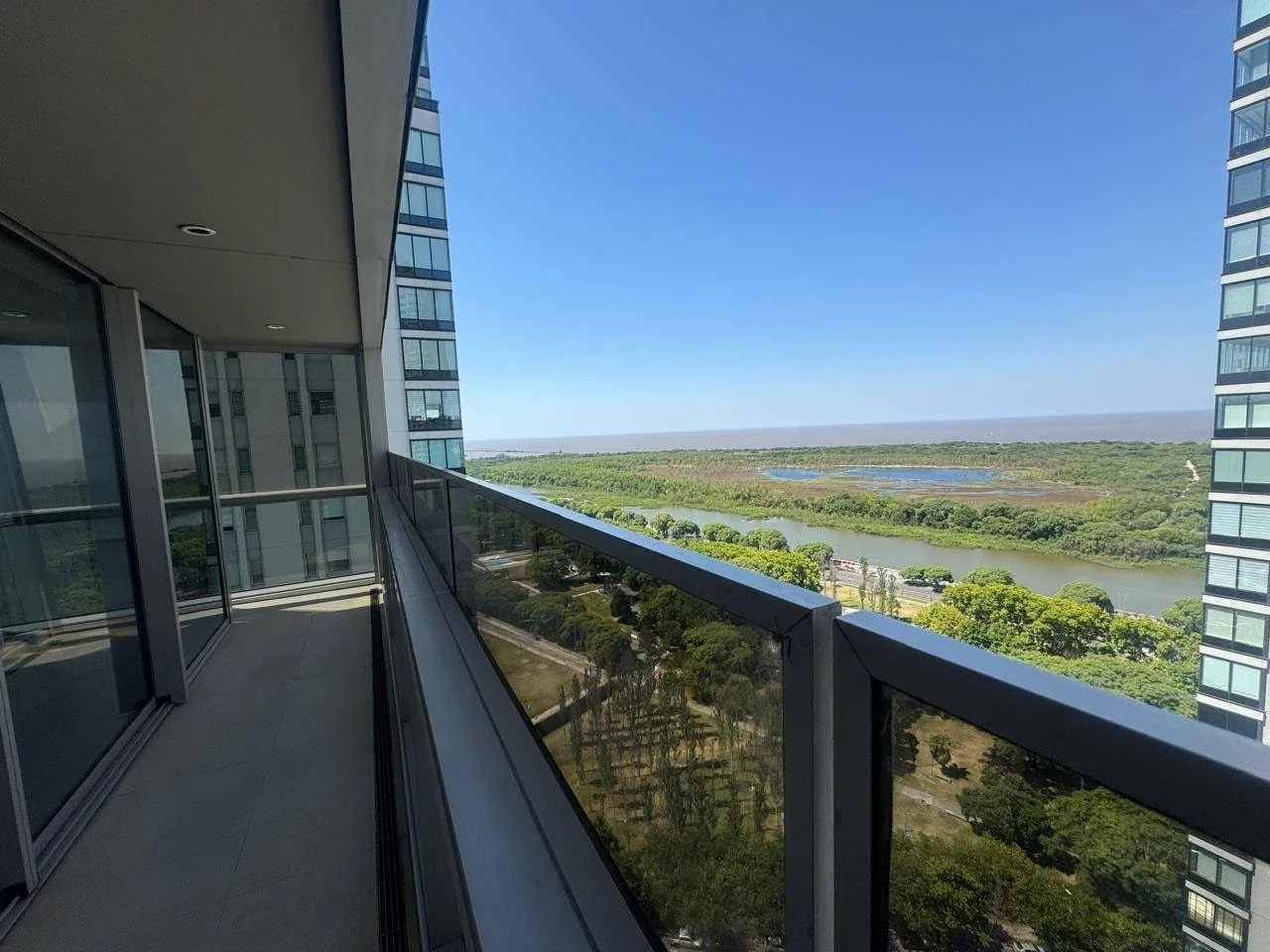 Departamento en alquiler c/ cochera en Puerto Madero - Imagen 2