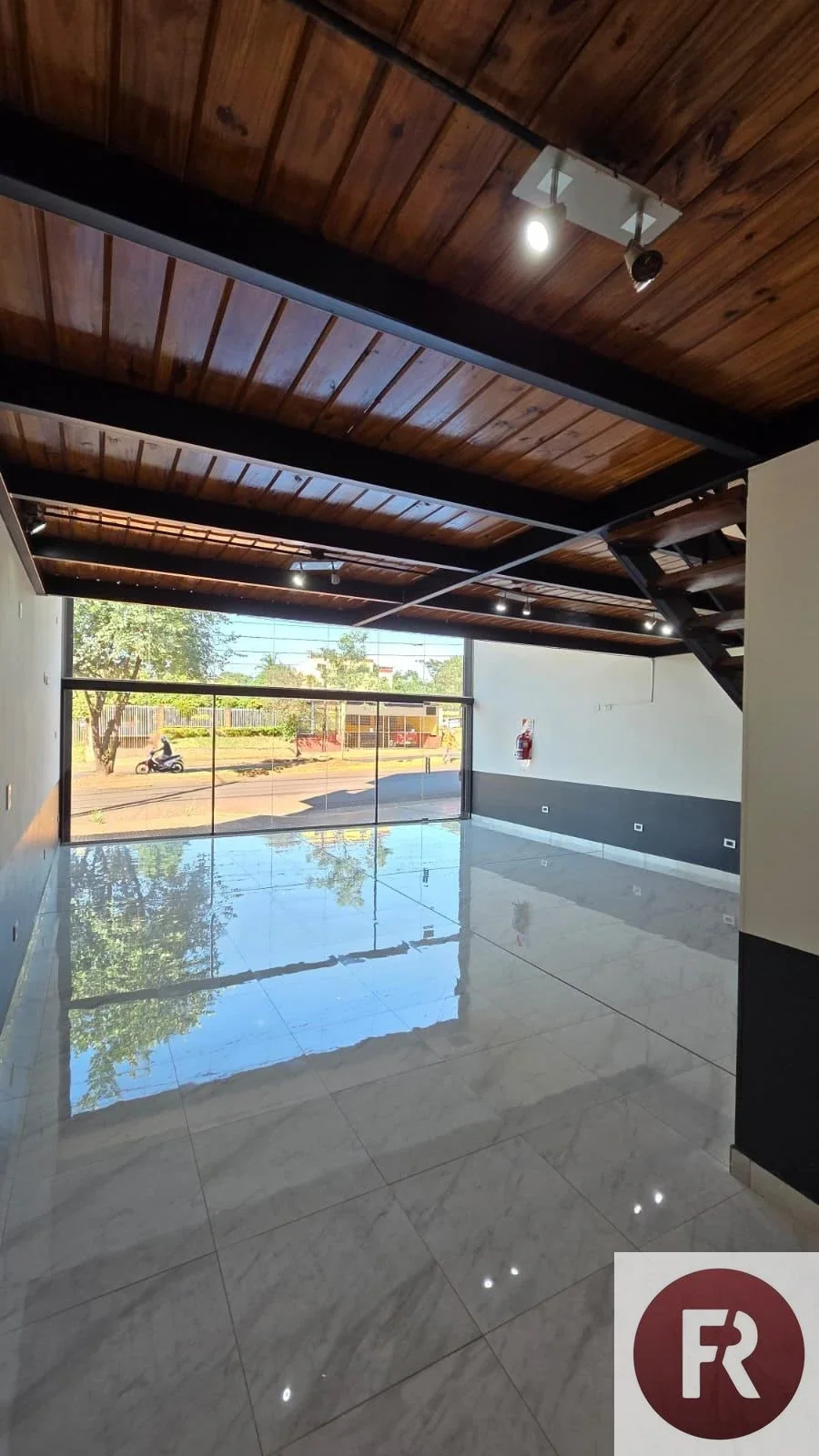 Local comercial en alquiler ubicado en Otros Barrios - Imagen 5
