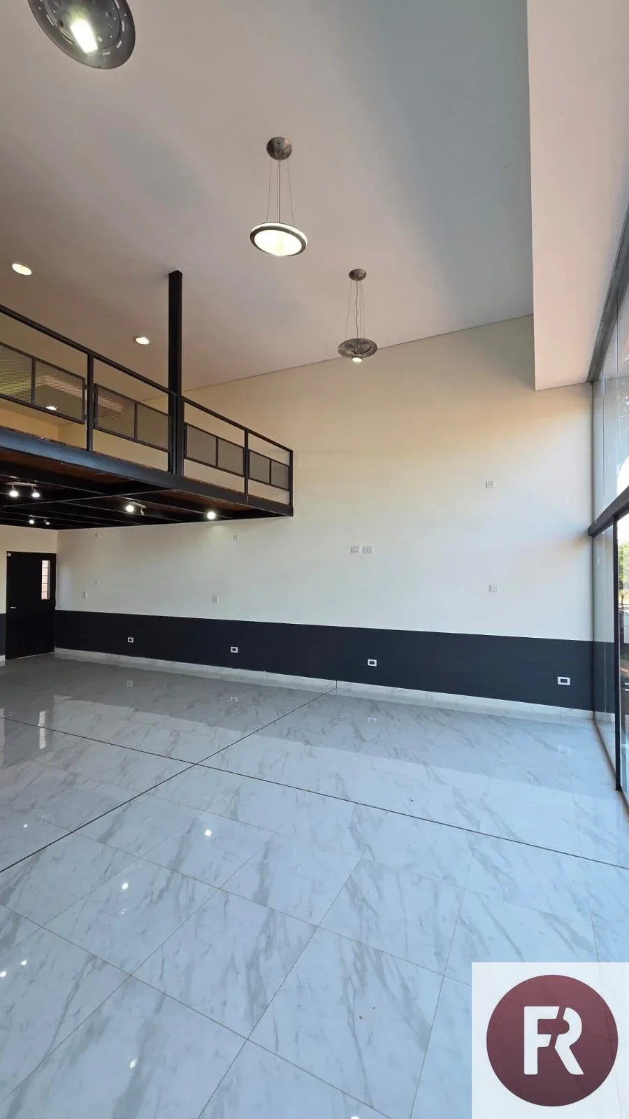 Local comercial en alquiler ubicado en Otros Barrios - Imagen 2