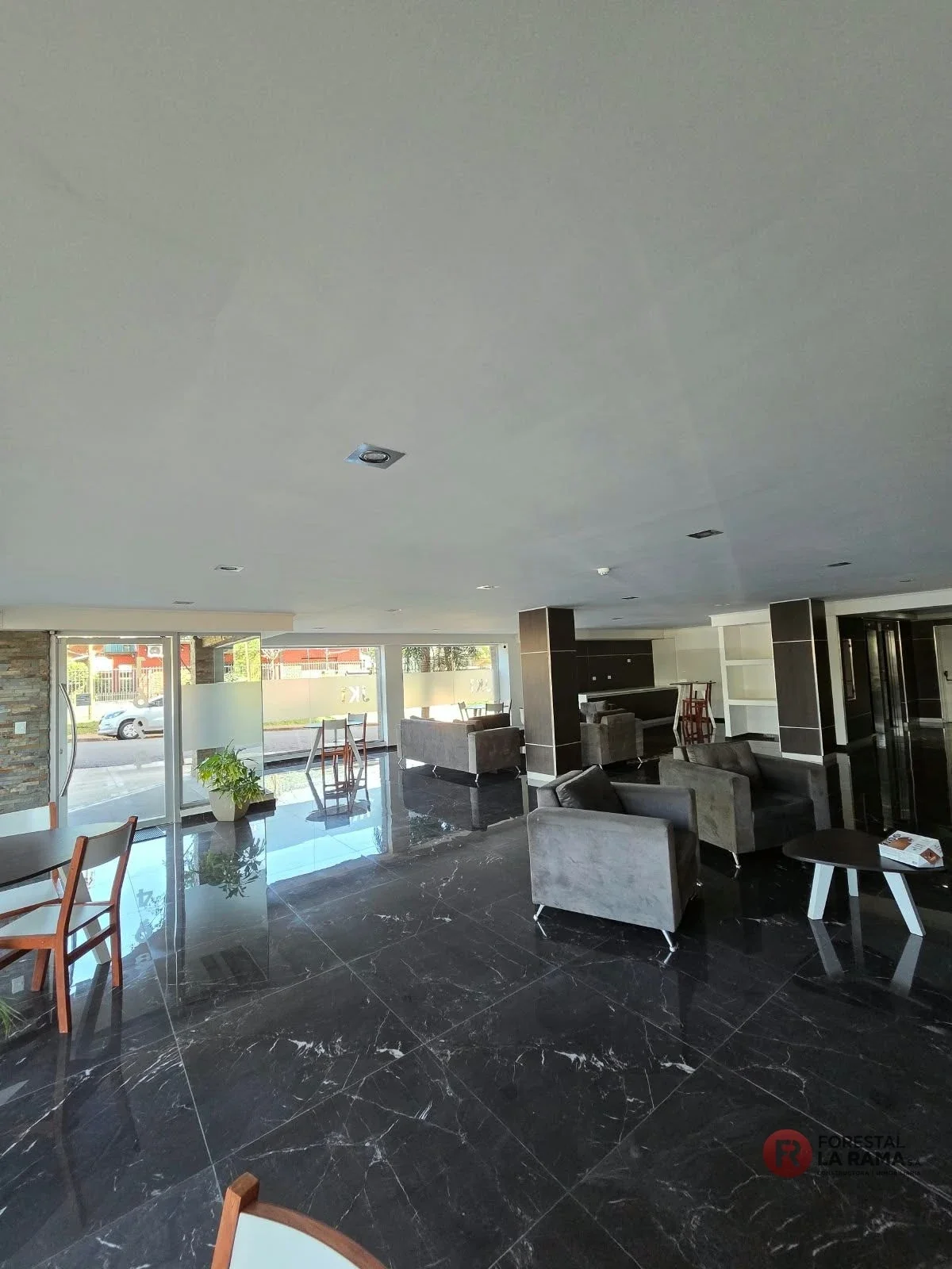 Departamento en venta c/ cochera en Otros Barrios - Imagen 2