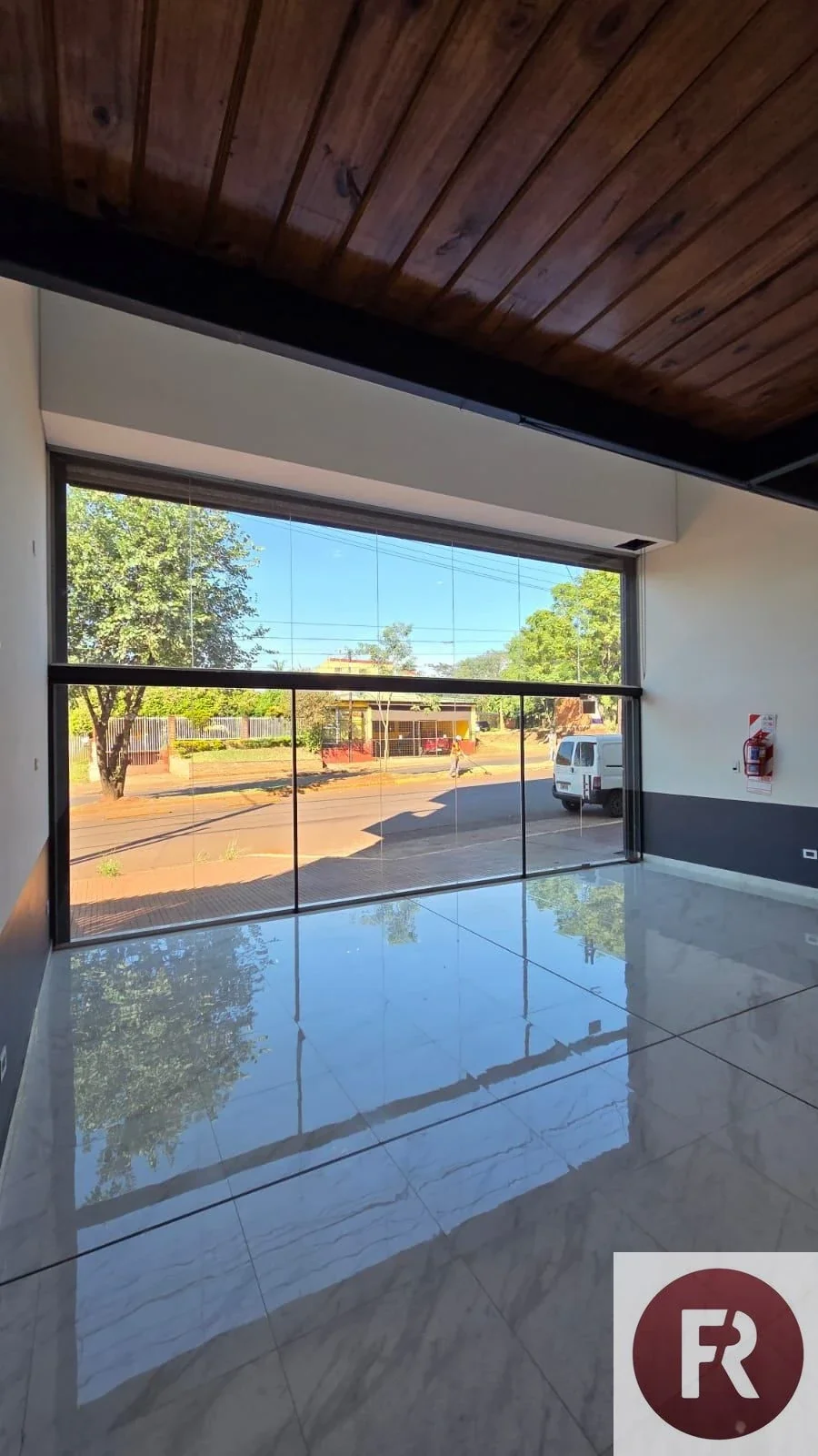 Local comercial en alquiler ubicado en Otros Barrios - Imagen 4