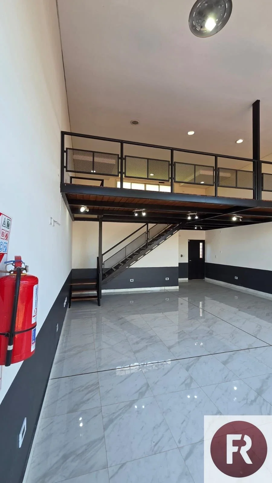 Local comercial en alquiler ubicado en Otros Barrios - Imagen 3