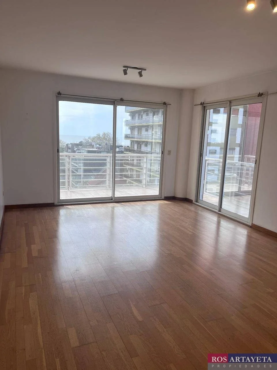 Departamento en alquiler c/ cochera en La Lucila - Imagen 3