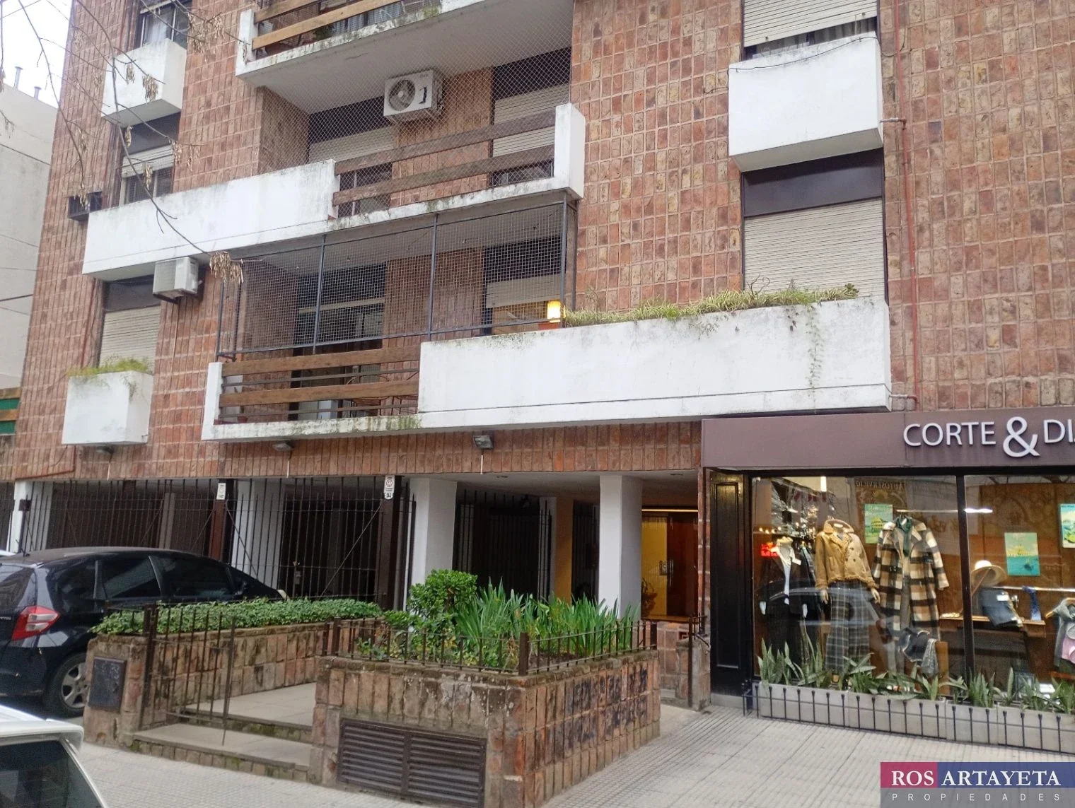 Departamento en alquiler c/ cochera en San Isidro Central - Imagen 2