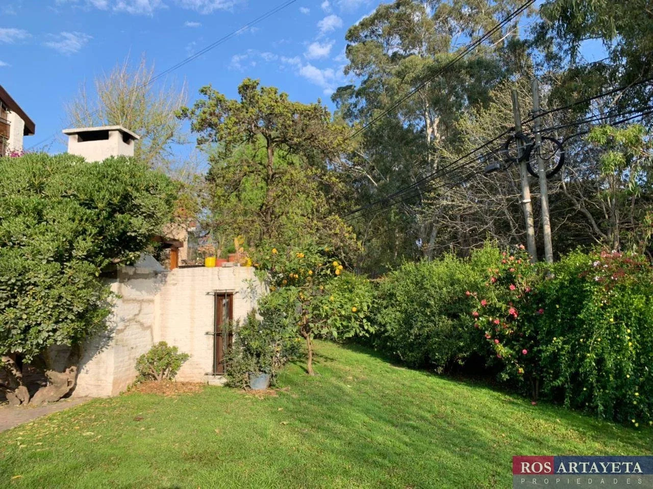 Casa en alquiler temporario c/ cochera en Lomas de San Isidro - Imagen 3