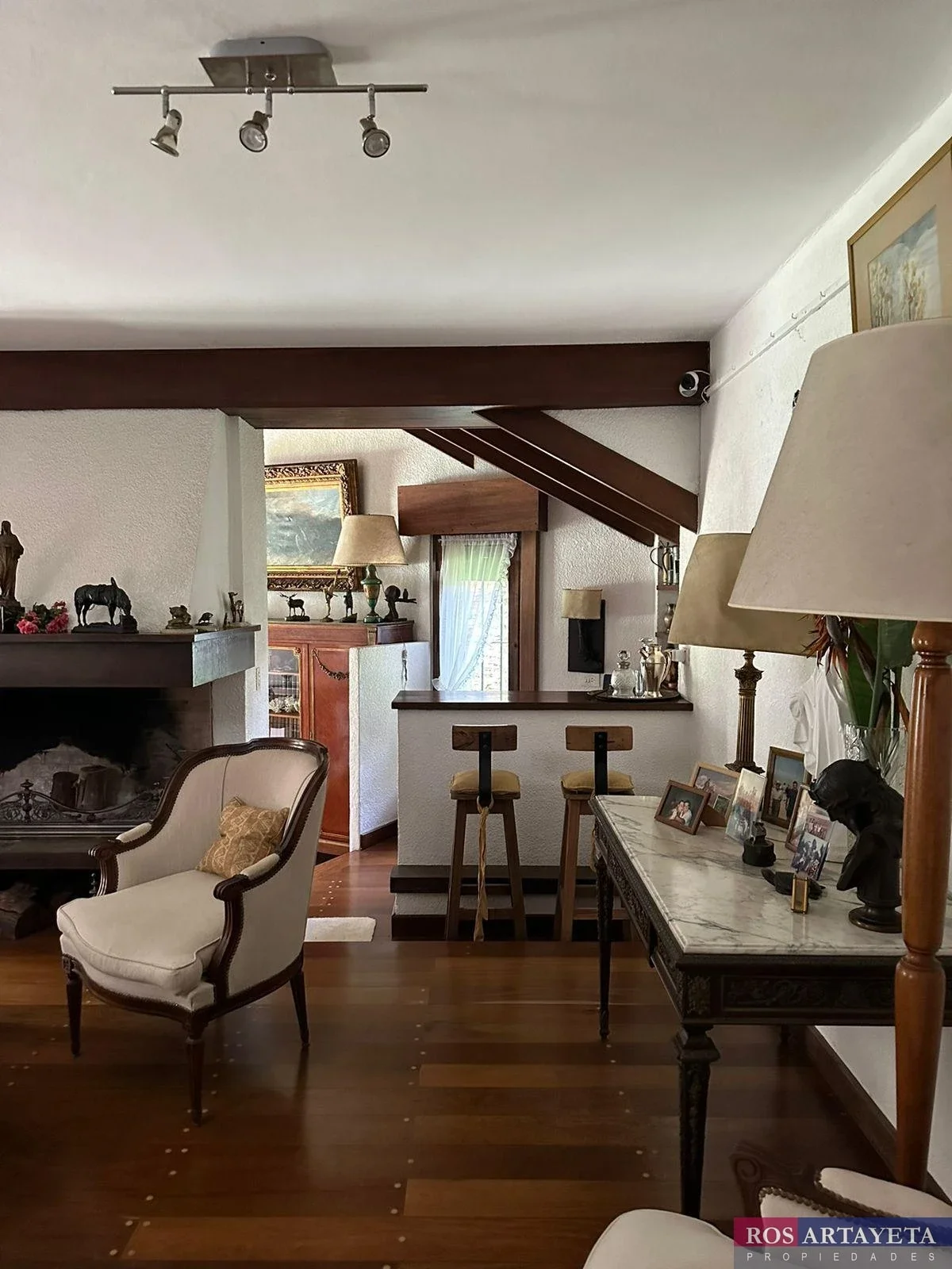 Casa en alquiler temporario c/ cochera en Lomas de San Isidro - Imagen 5