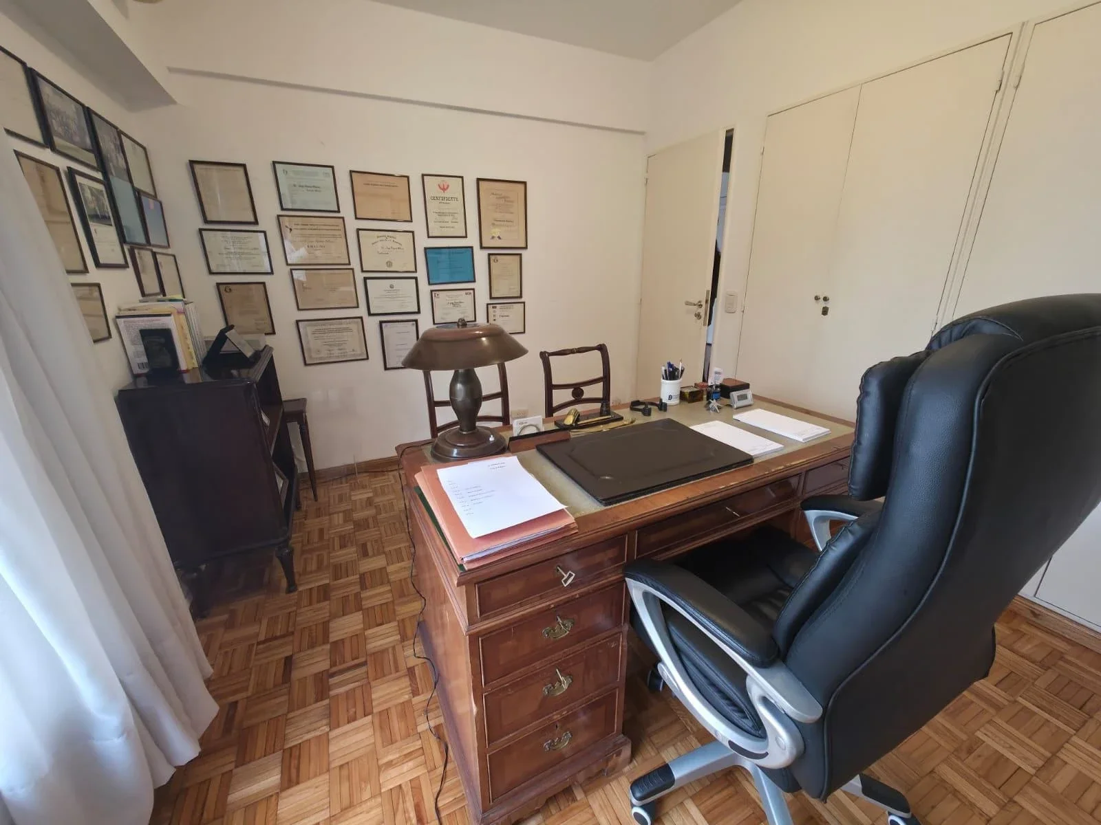 Exc 3 Amb, Apto Prof. en Distrito Arenales, Vista Abierta, Suite C/ Vestidor. - Imagen 2
