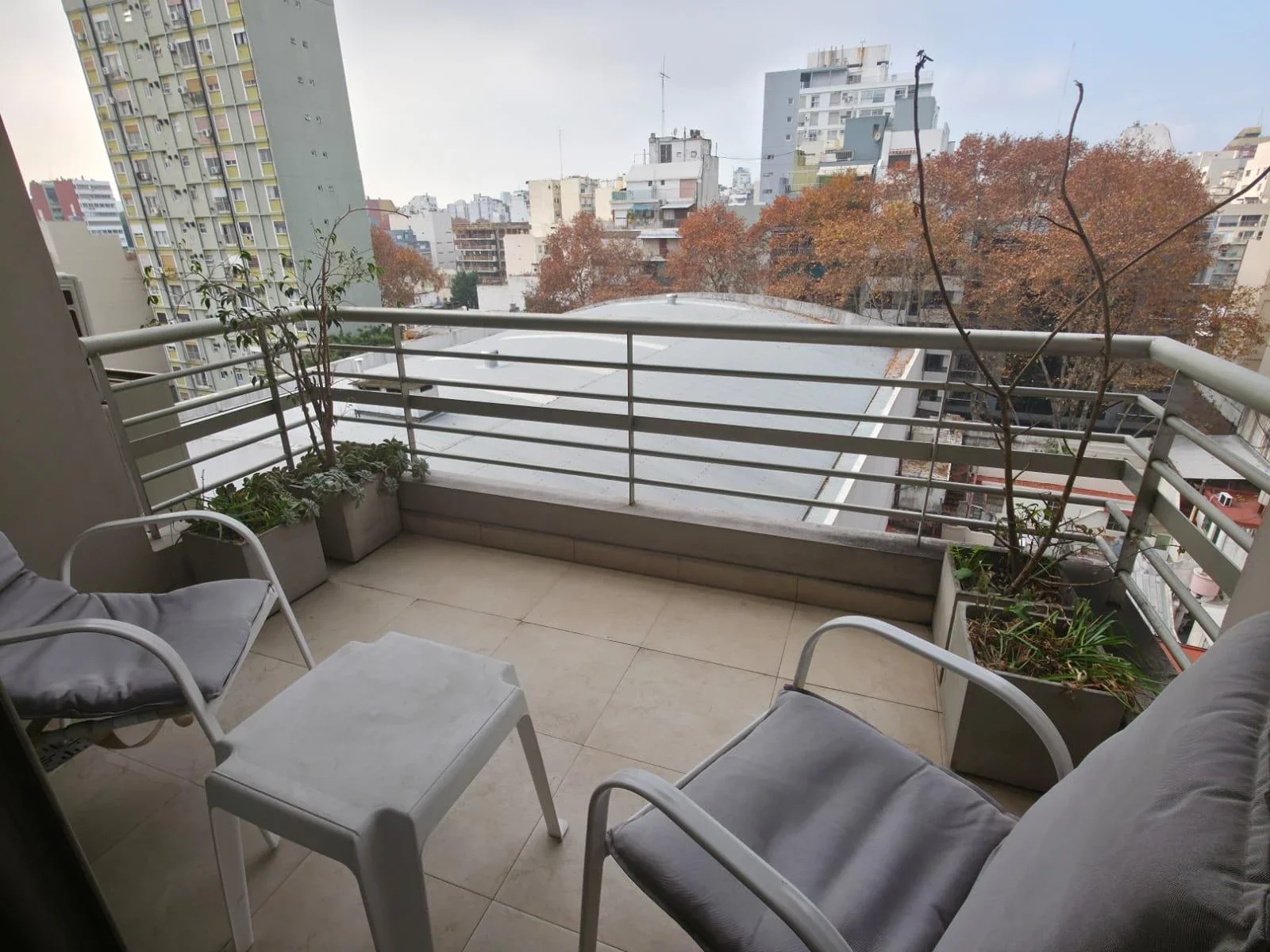 Hermoso 3 Amb Amoblado C/ Cochera Fija, en Torre con Amenities - Imagen 5