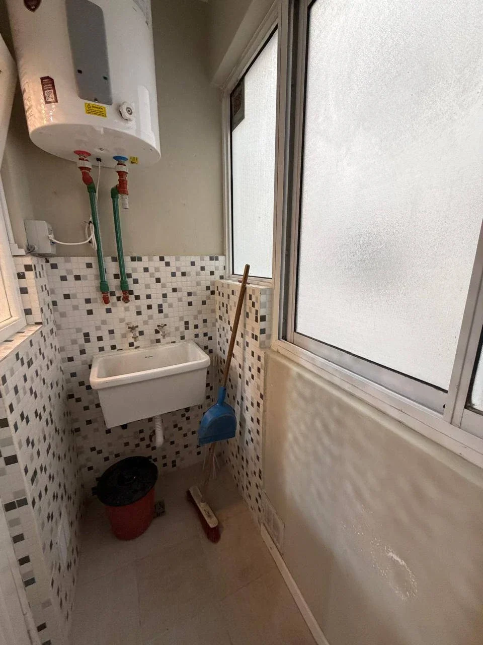 2 ambientes con escritorio a metros del mar – Zona Güemes - Imagen 4