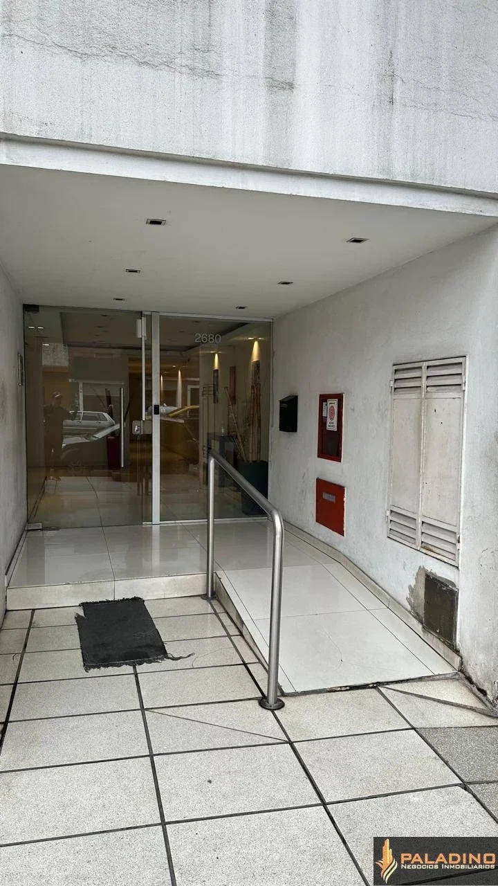 2 amb. semipiso frente balcón - Flores - Imagen 2