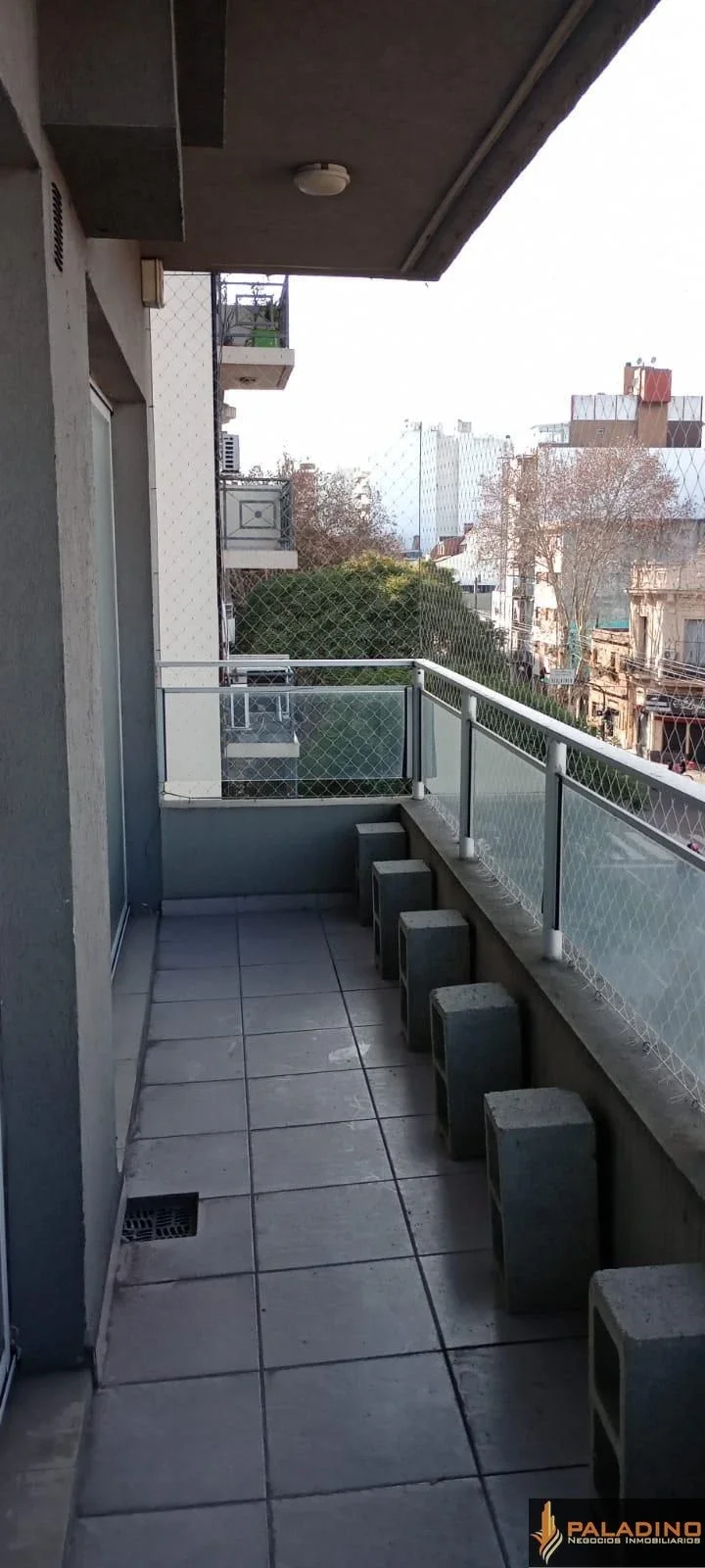 Departamento en alquiler c/ cochera en Flores - Imagen 2
