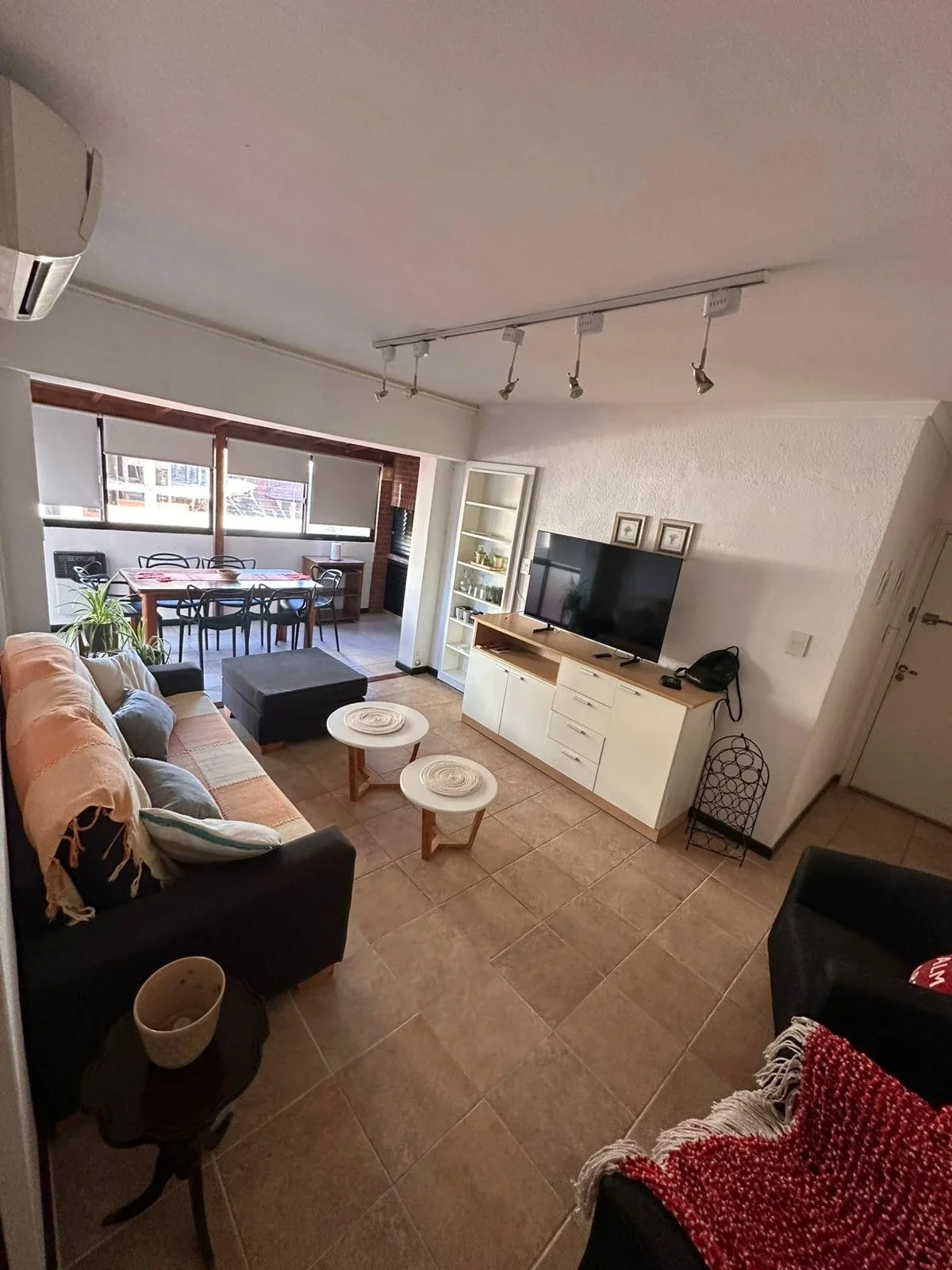 Alquiler Temporario 26/27-Departamento 3 ambientes c/cochera y parrilla-La Perla - Imagen 3