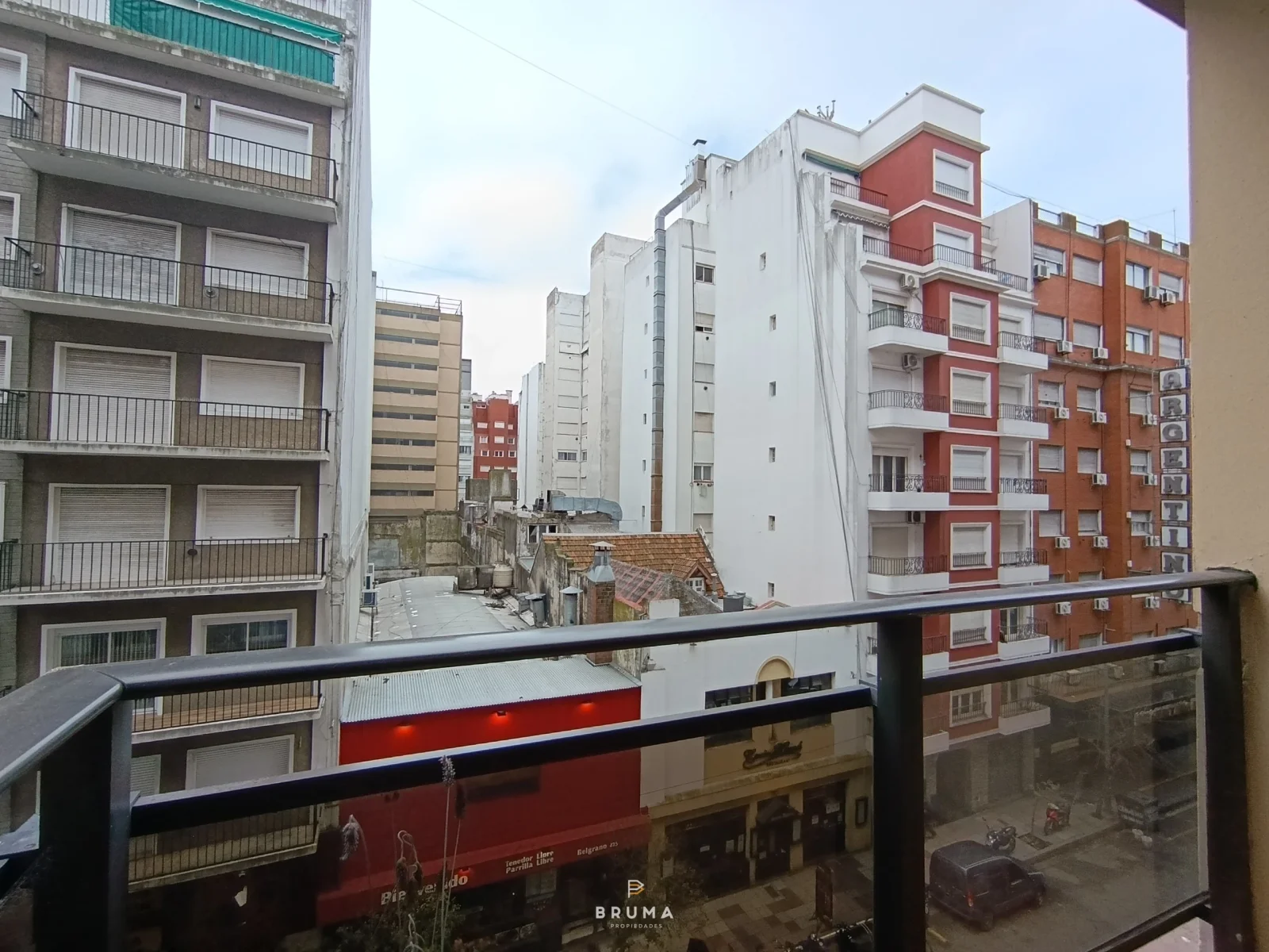 Venta 2 ambientes c/dependencias - Zona Centro - Imagen 5