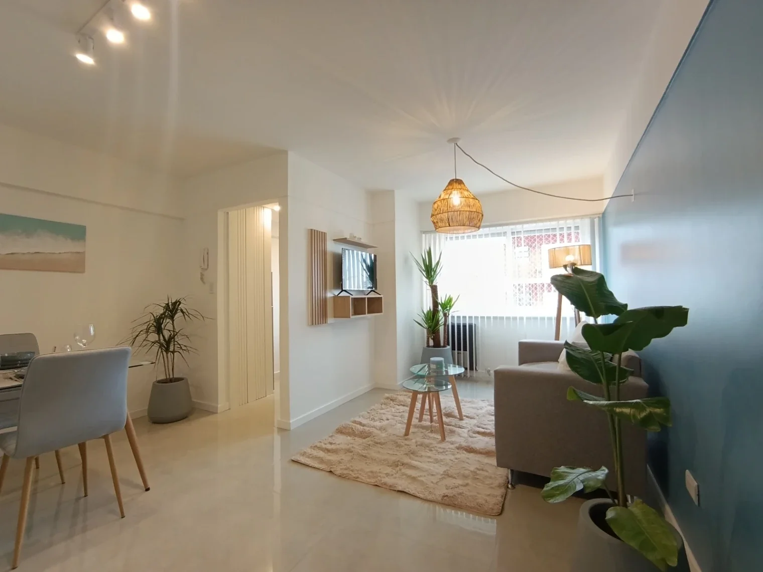 Venta 2 Ambientes a callle c/ventanal - Imagen 1