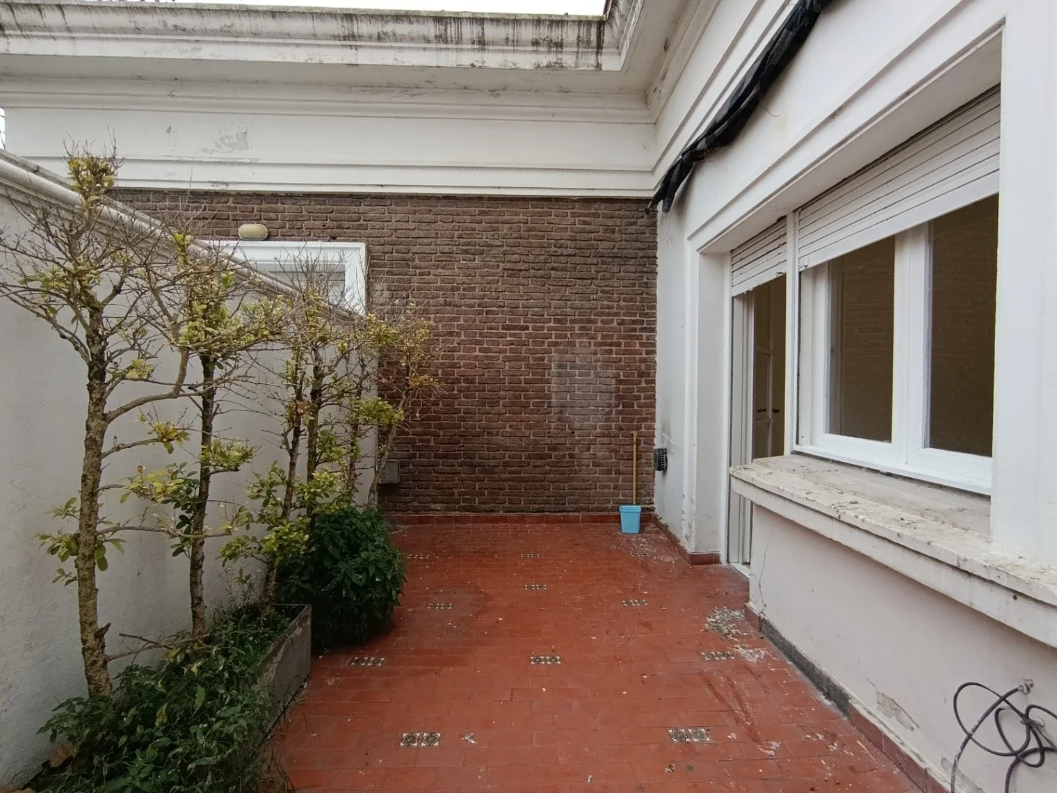 Alquiler 24 meses - 2 ambientes c/dependencia zona Centro - Imagen 4