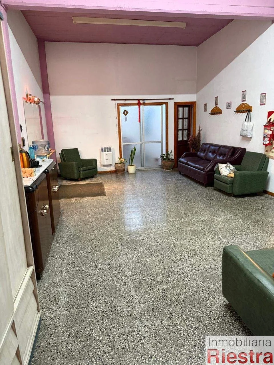 Local comercial en alquiler ubicado en Parque Chacabuco - Imagen 4