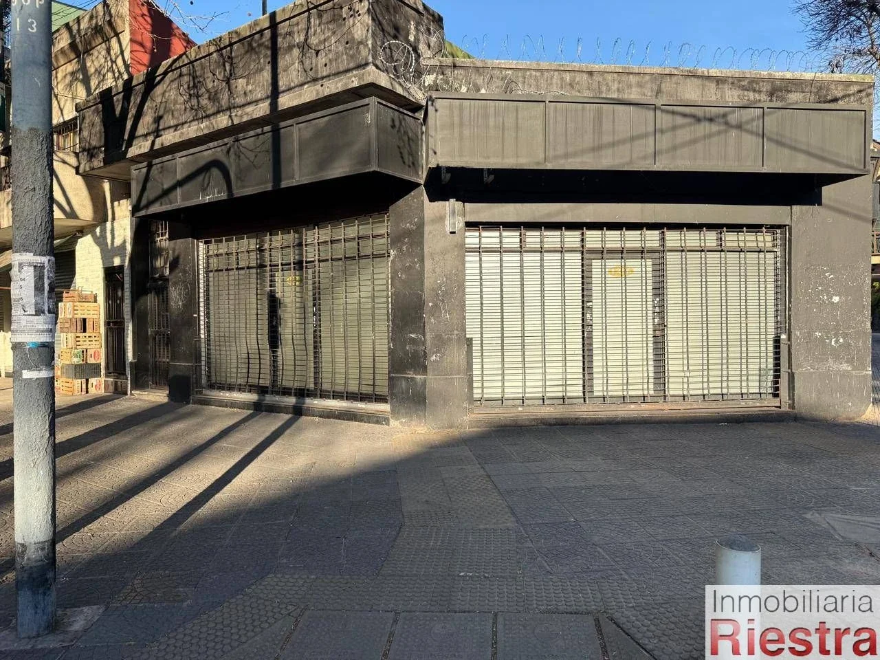 Local comercial en alquiler ubicado en Parque Chacabuco - Imagen 2
