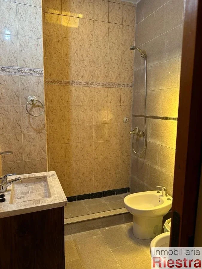 Casa en alquiler de 3 dormitorios c/ cochera en Nueva Pompeya - Imagen 4