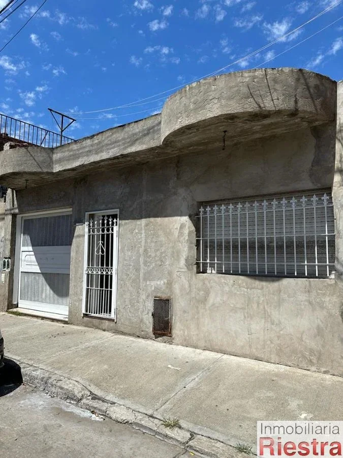 Casa en alquiler de 3 dormitorios c/ cochera en Nueva Pompeya - Imagen 2