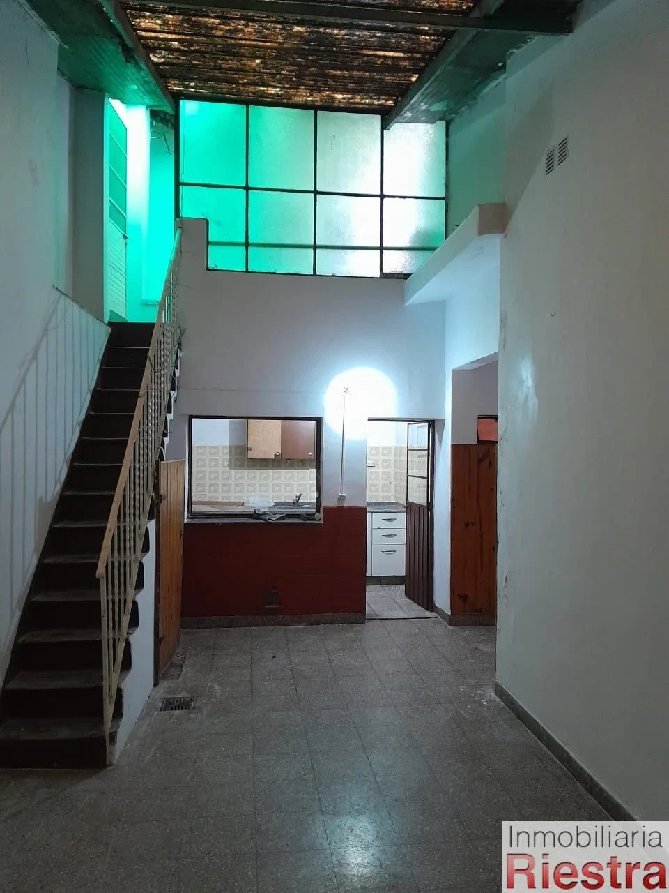 Casa en alquiler c/ cochera en Parque Chacabuco - Imagen 2