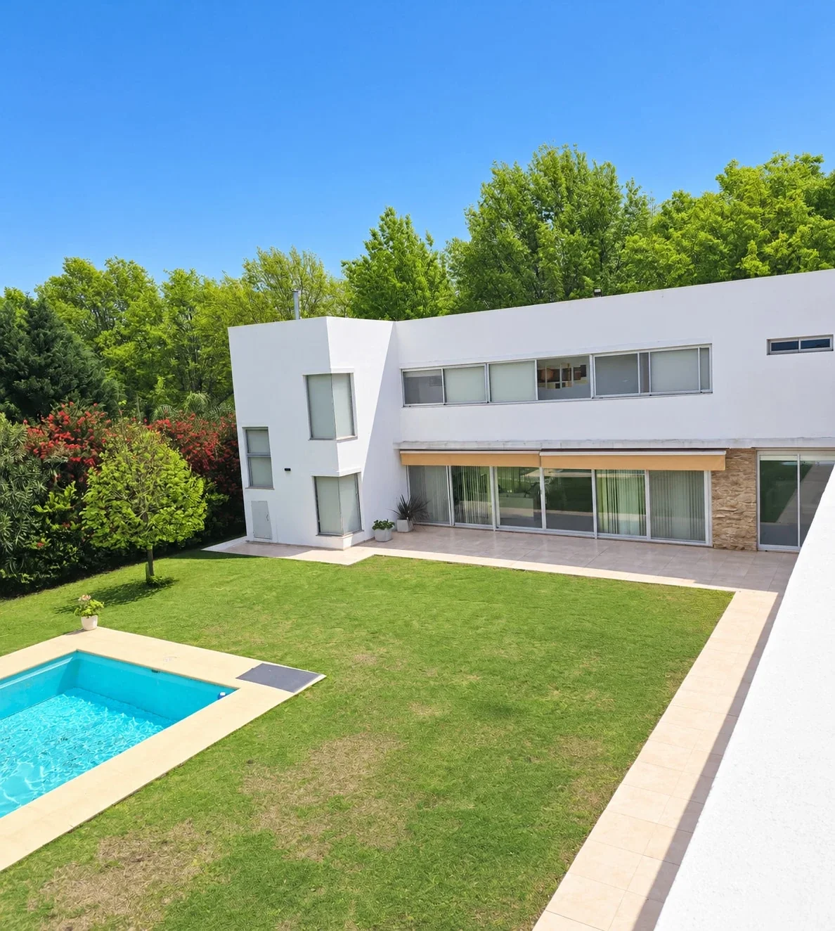 Casa en venta en Country Los Álamos, Ibarlucea – 5 dormitorios, piscina y parque - Imagen 1