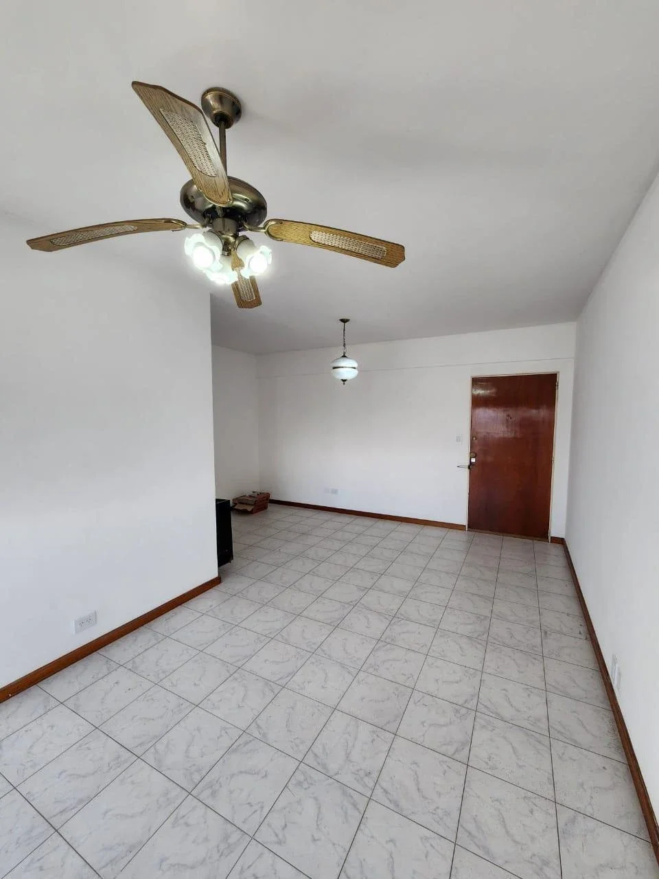 ¡ALQUILER! Departamento 4 ambientes, con cochera cubierta! Villa Celina. - Imagen 4