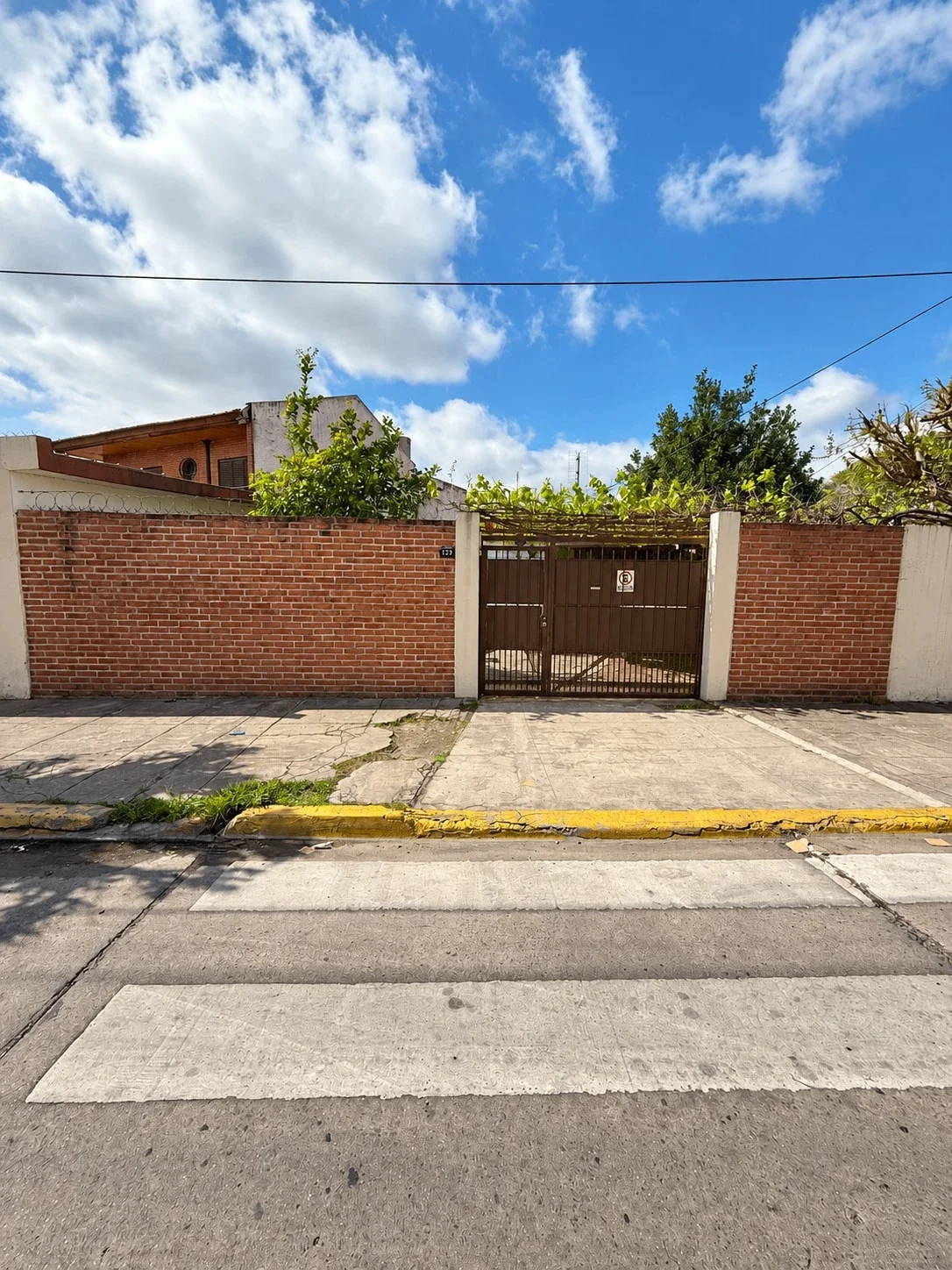 VENTA. Casa ideal 2 familias o taller textil. Juan Rava al 1800. VILLA CELINA - Imagen 1
