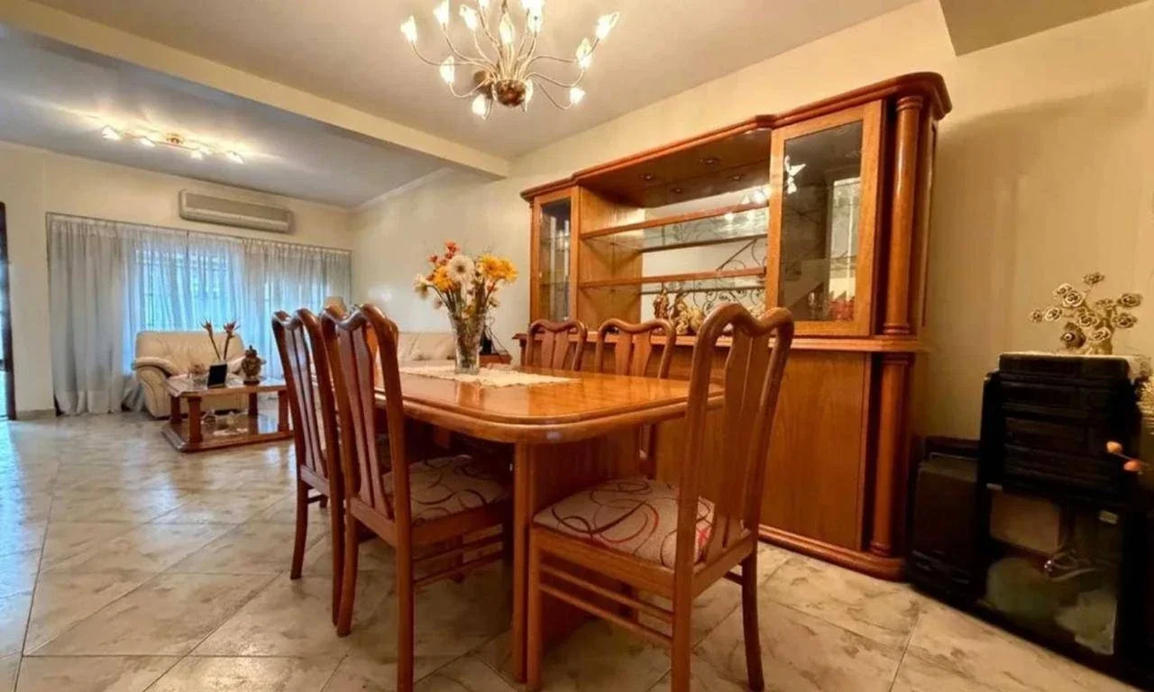 VENTA. Duplex 4 ambientes c/cochera, patio y terraza. Hudson 4500. VILLA LUGANO - Imagen 4