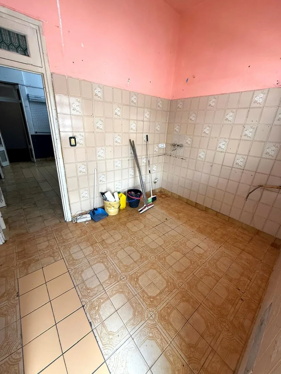 VENTA. PH 4 ambientes. Con fondo libre. A mejorar. Guamini al 4900. VILLA LUGANO - Imagen 4