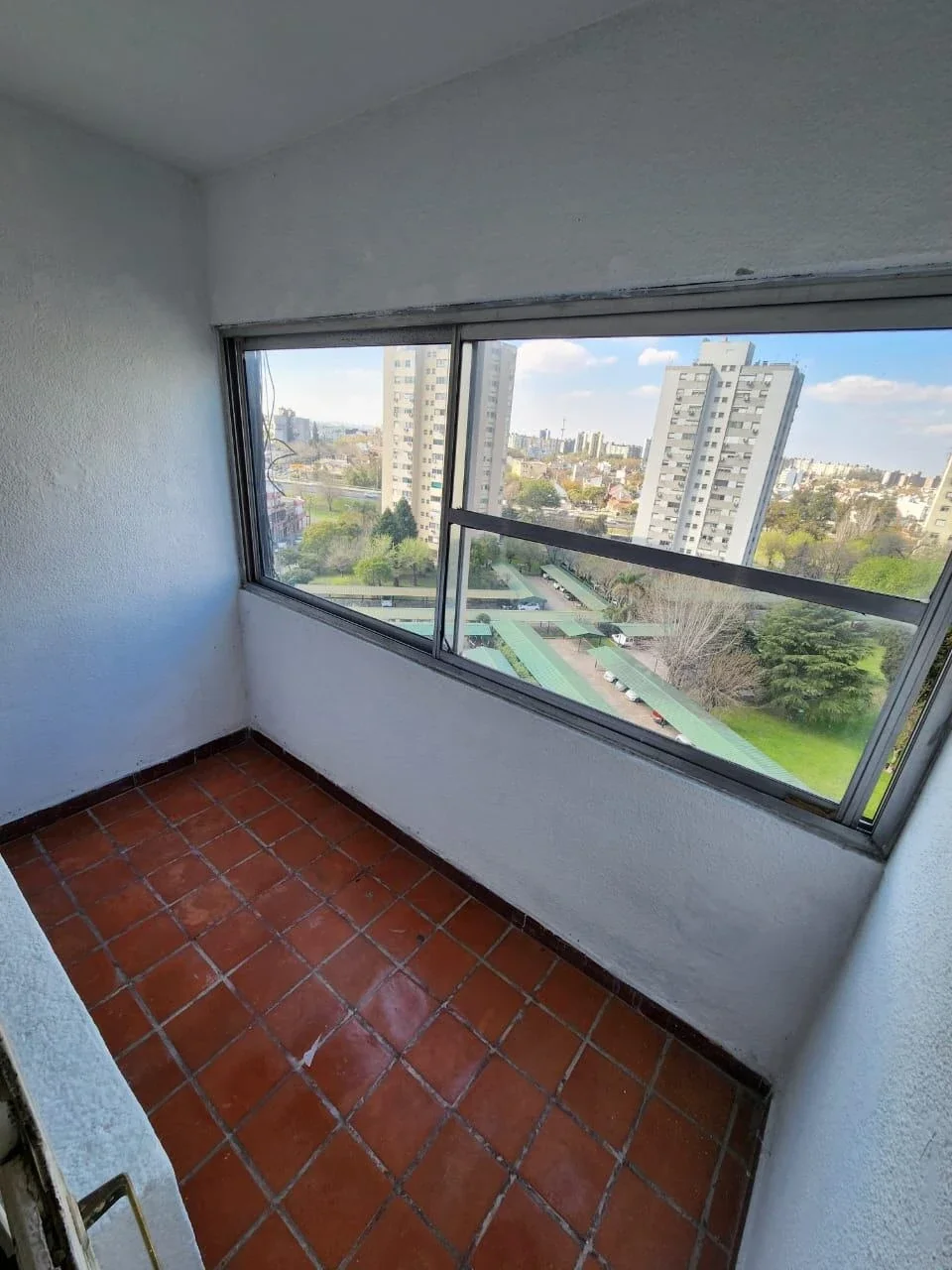 Alquiler departamento 3 ambientes, buen estado, Villa Celina - Imagen 5