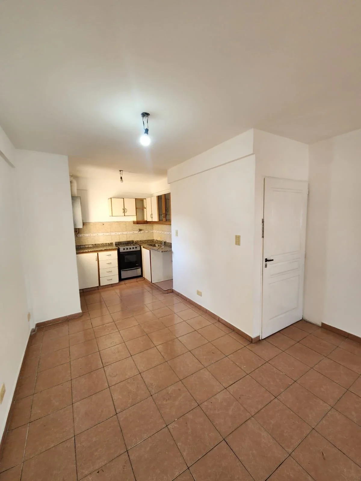 ALQUILER! Departamento 3 ambientes con balcón a la calle – Villa Lugano - Imagen 4