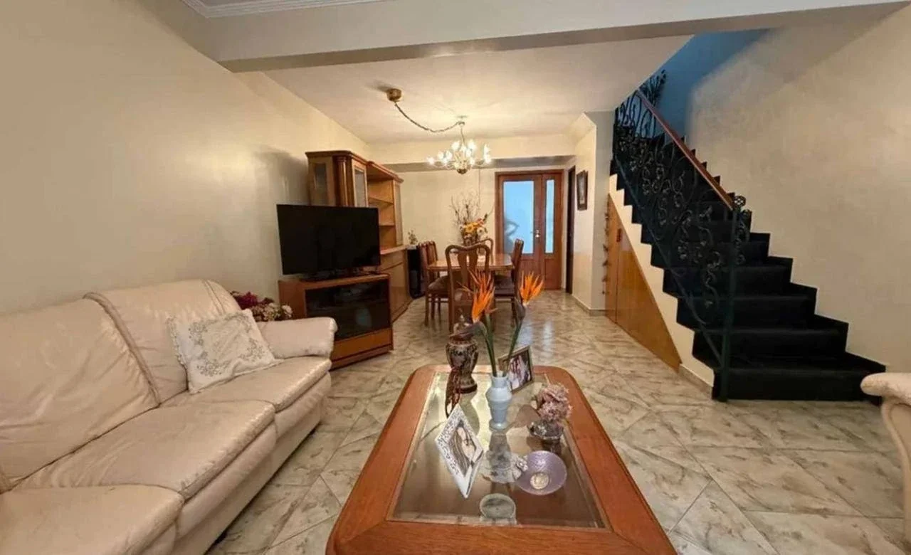 VENTA. Duplex 4 ambientes c/cochera, patio y terraza. Hudson 4500. VILLA LUGANO - Imagen 5