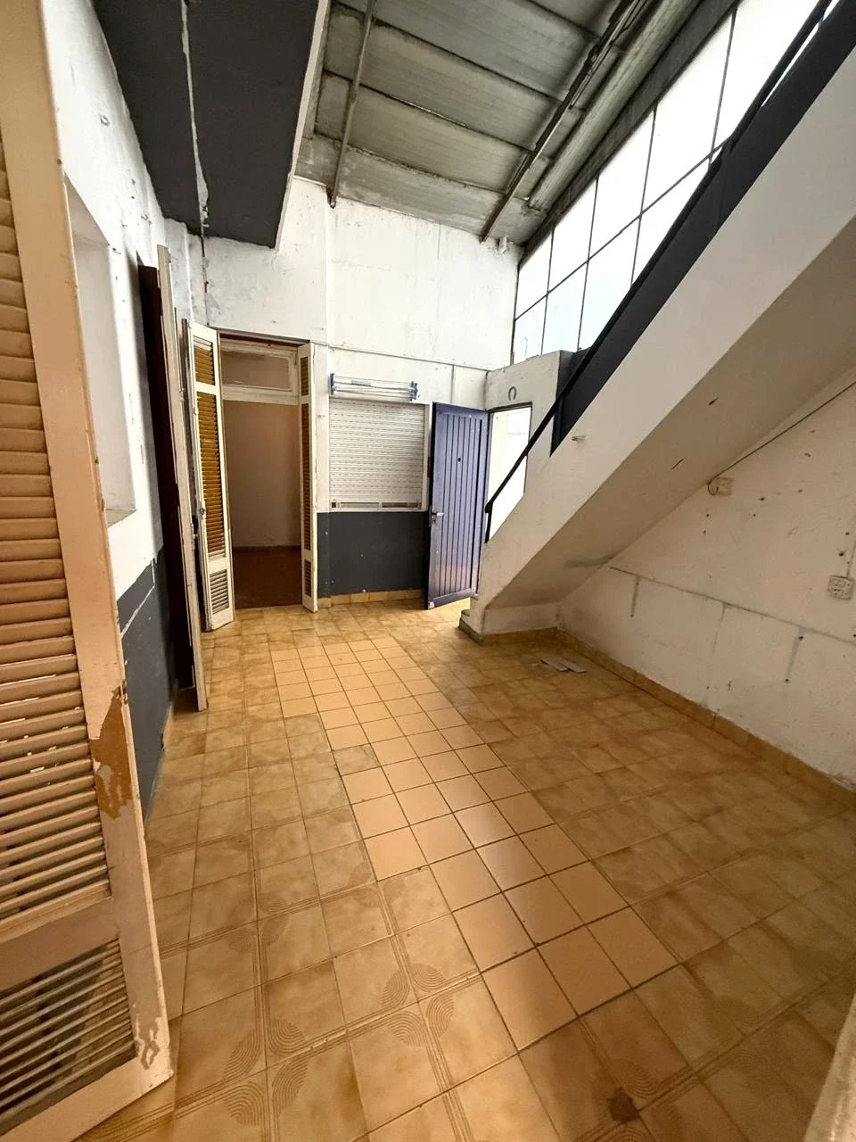 VENTA. PH 4 ambientes. Con fondo libre. A mejorar. Guamini al 4900. VILLA LUGANO - Imagen 2