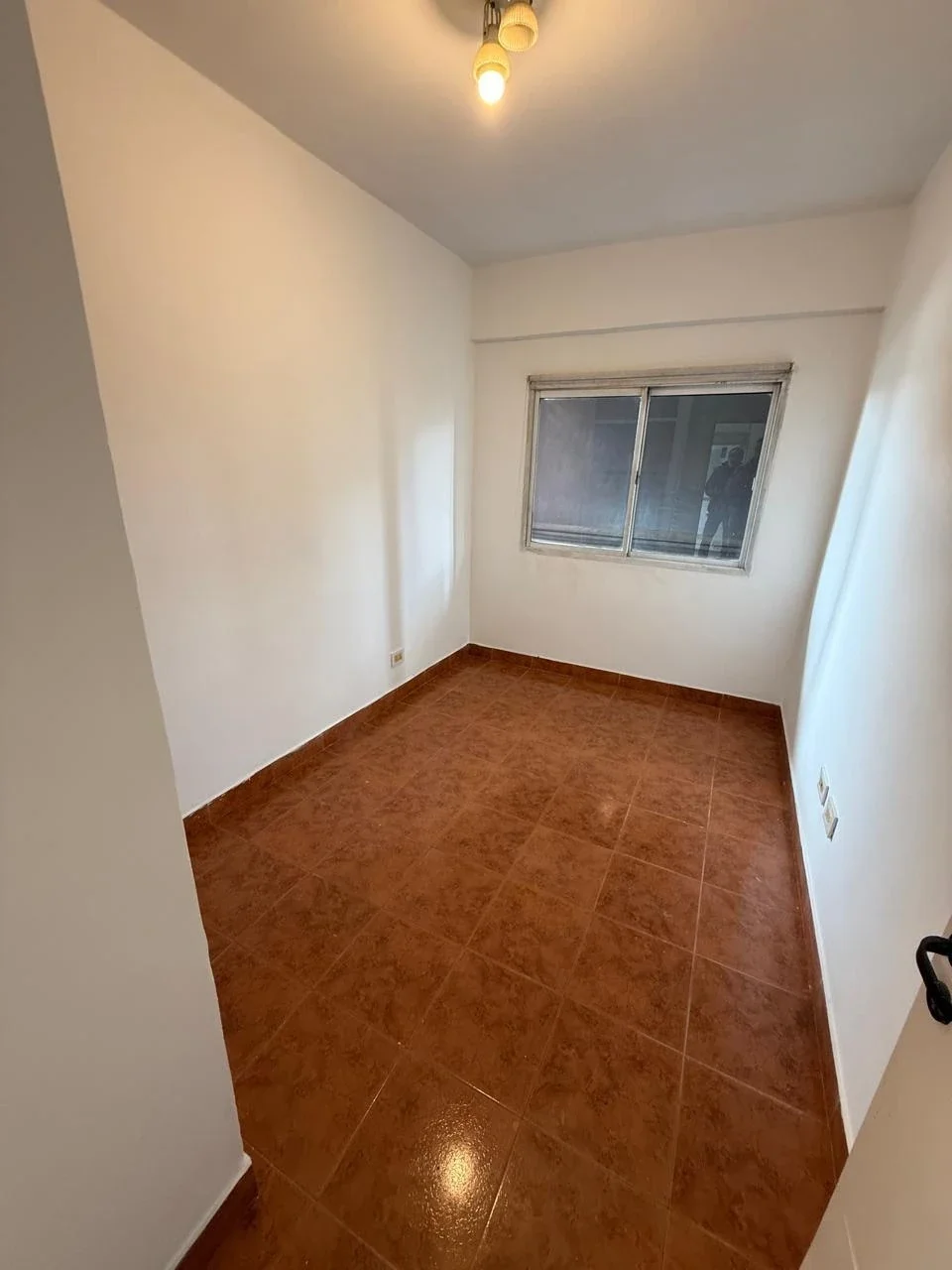 ALQUILER. Departamento 3 ambientes c/balcon a la calle. MB estado. VILLA LUGANO - Imagen 5
