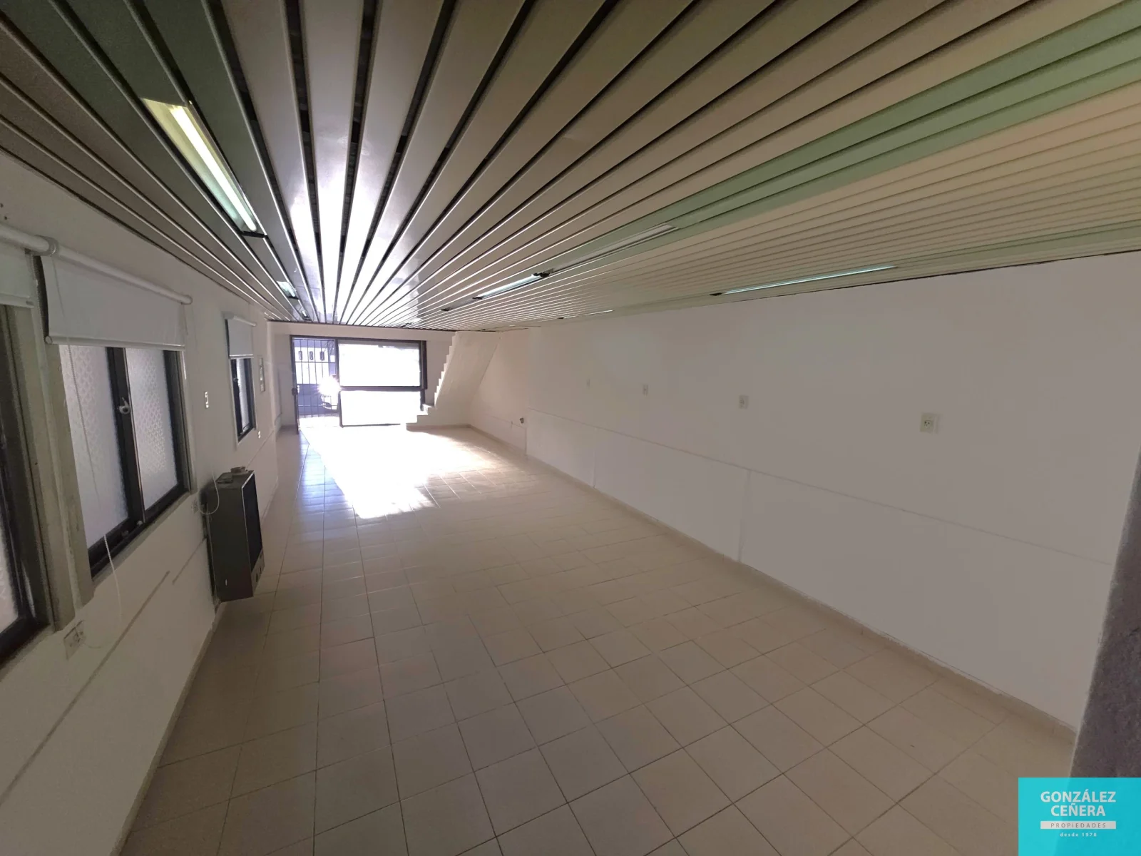 Local comercial en alquiler ubicado en Centro - Imagen 3