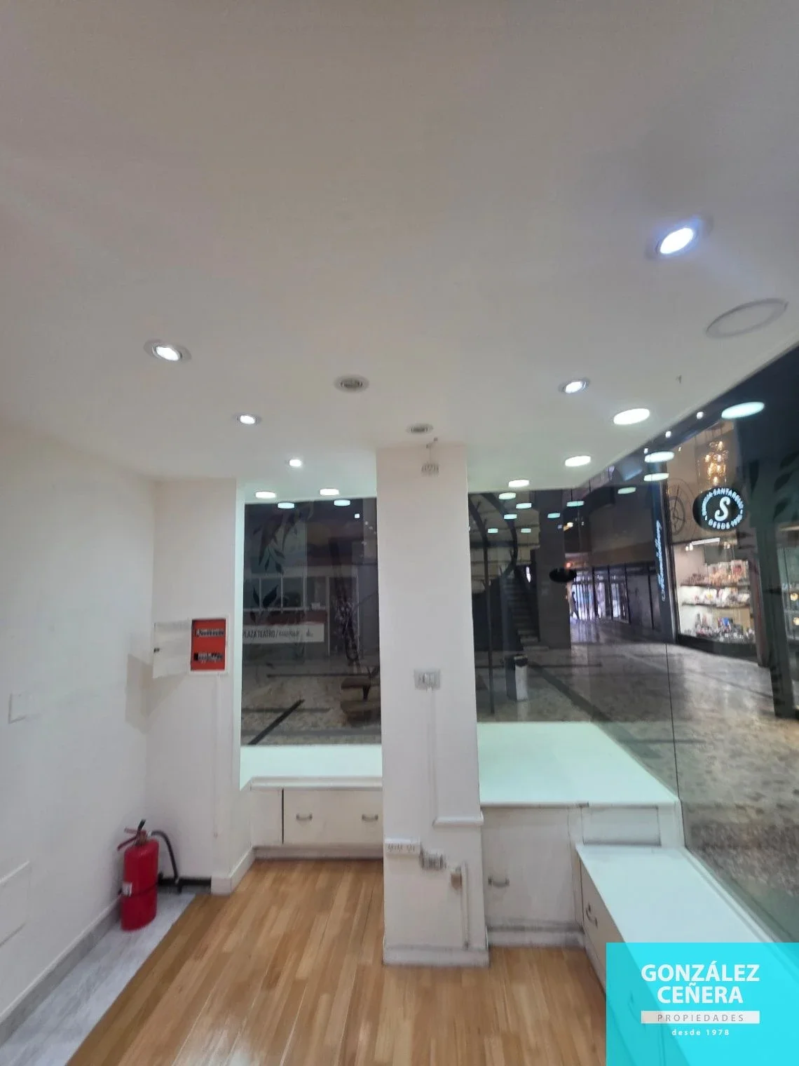 Local comercial en alquiler ubicado en Centro - Imagen 4