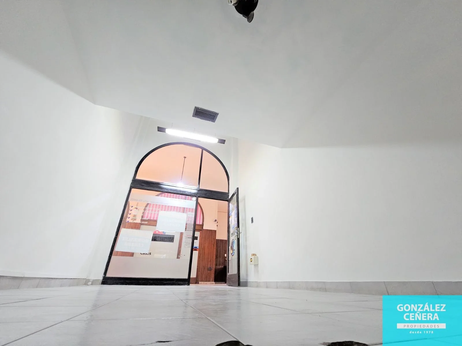 Local comercial en alquiler ubicado en Centro - Imagen 2