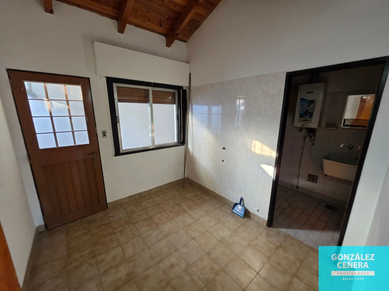 Casa en alquiler c/ cochera en Kilometro 5 - Imagen 3