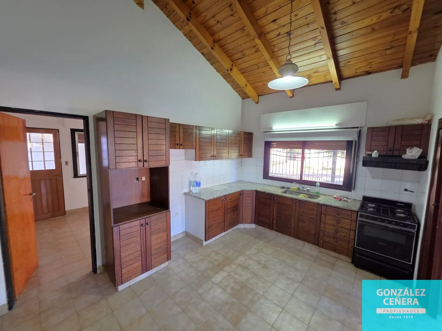 Casa en alquiler c/ cochera en Kilometro 5 - Imagen 2