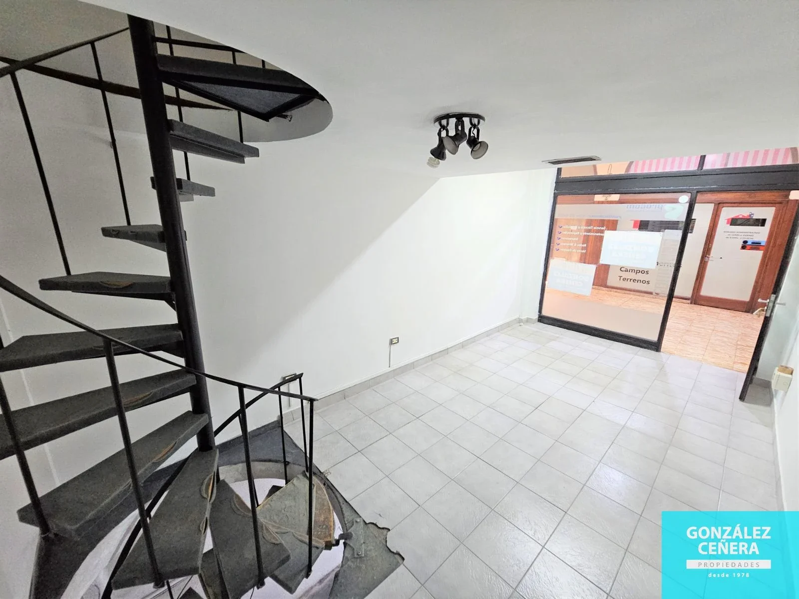 Local comercial en alquiler ubicado en Centro - Imagen 3
