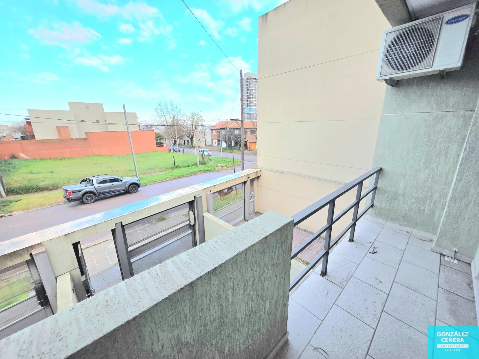 Dúplex en venta c/ cochera en La Falda - Imagen 1