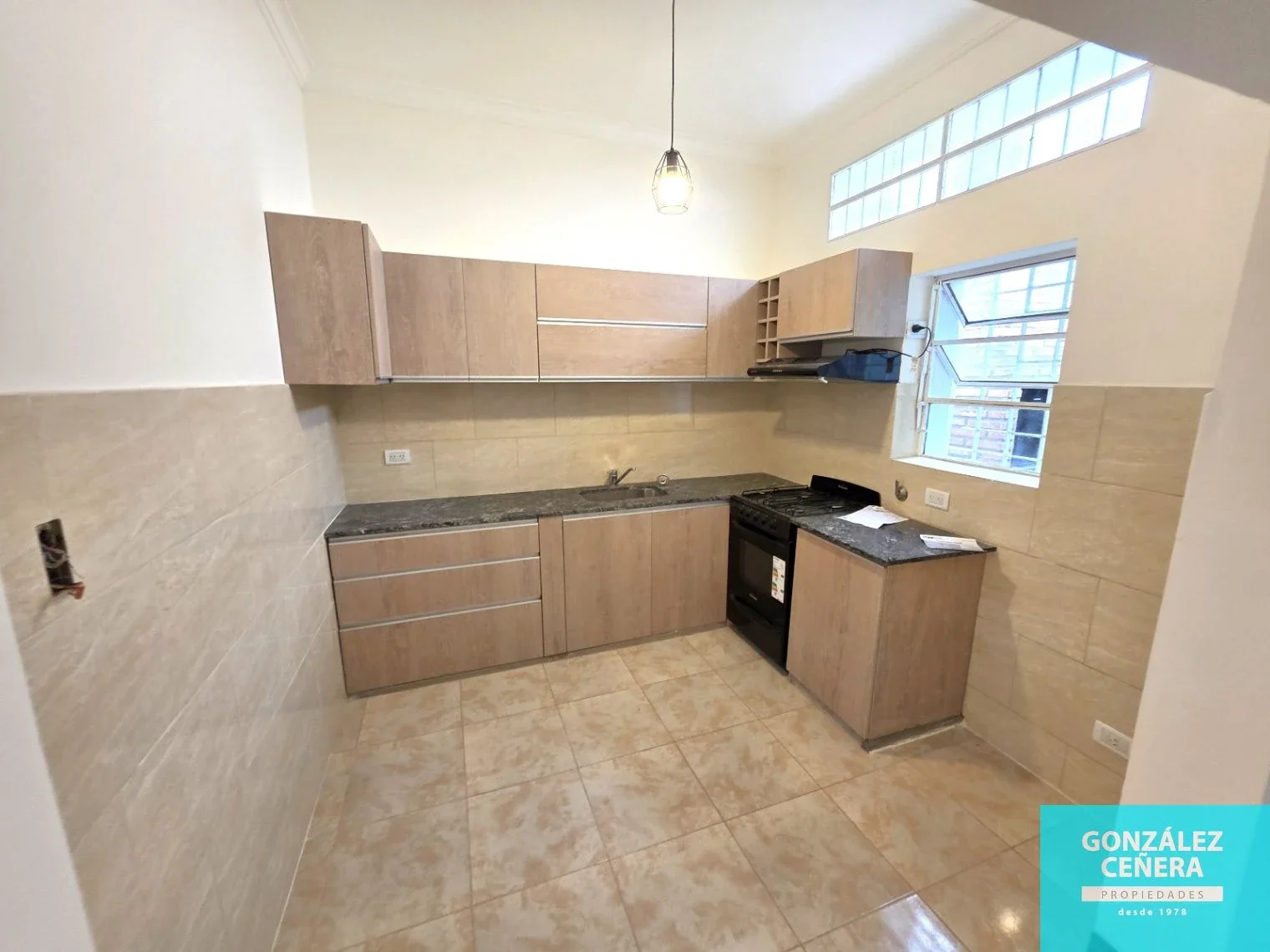 Casa en alquiler c/ cochera en Centro - Imagen 5