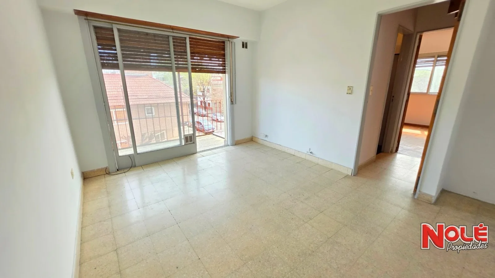 Depto 2 amb frente con balcón a mts Emilio Castro. Venta.  Mataderos - Imagen 2