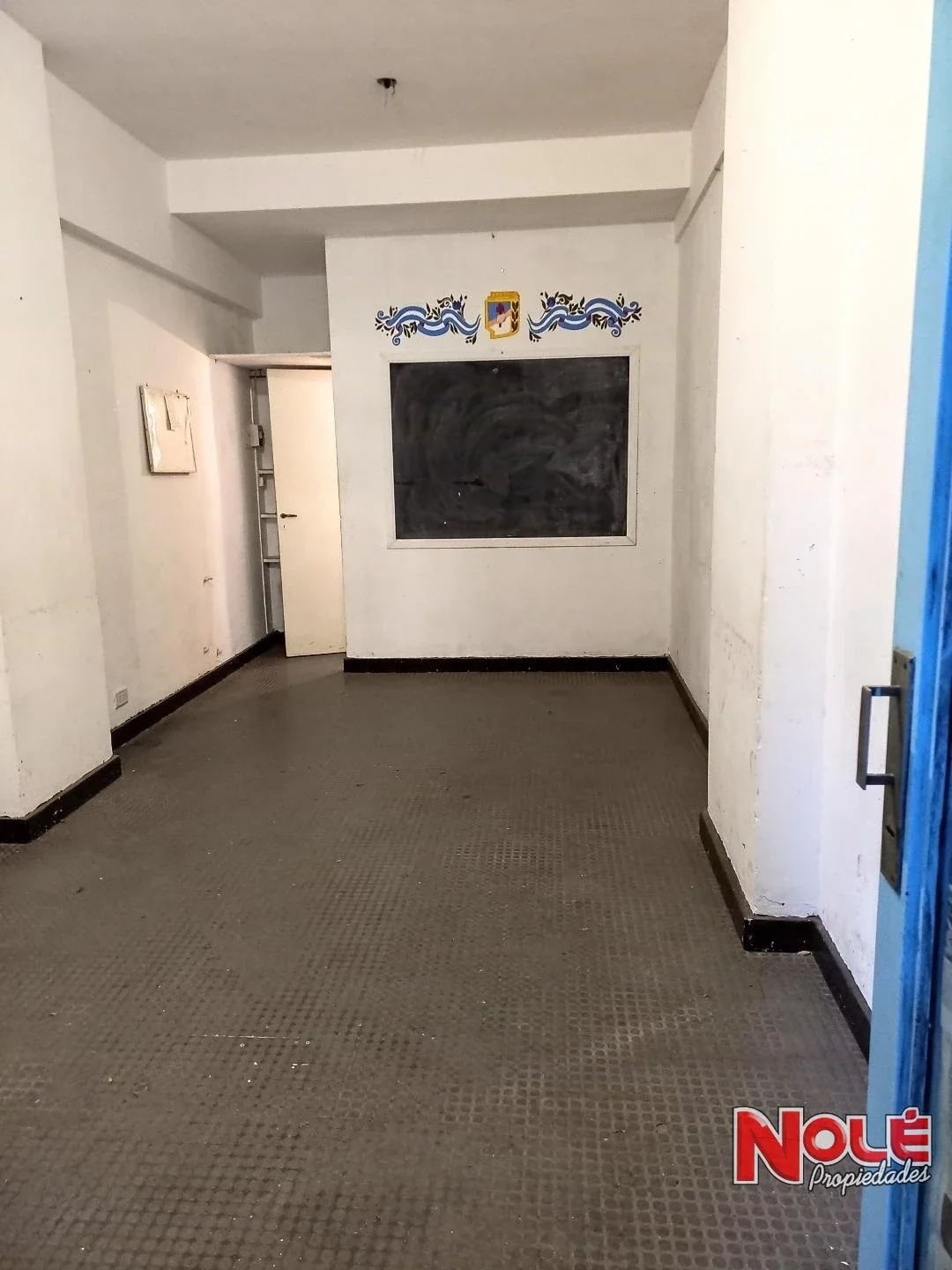 Local 22m2 sobre Boulevard Av Larrazabal. Alquiler. Liniers - Imagen 4