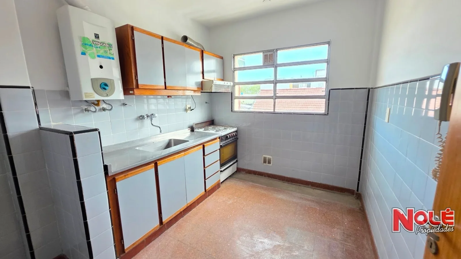 Depto 2 amb frente con balcón a mts Emilio Castro. Venta.  Mataderos - Imagen 3