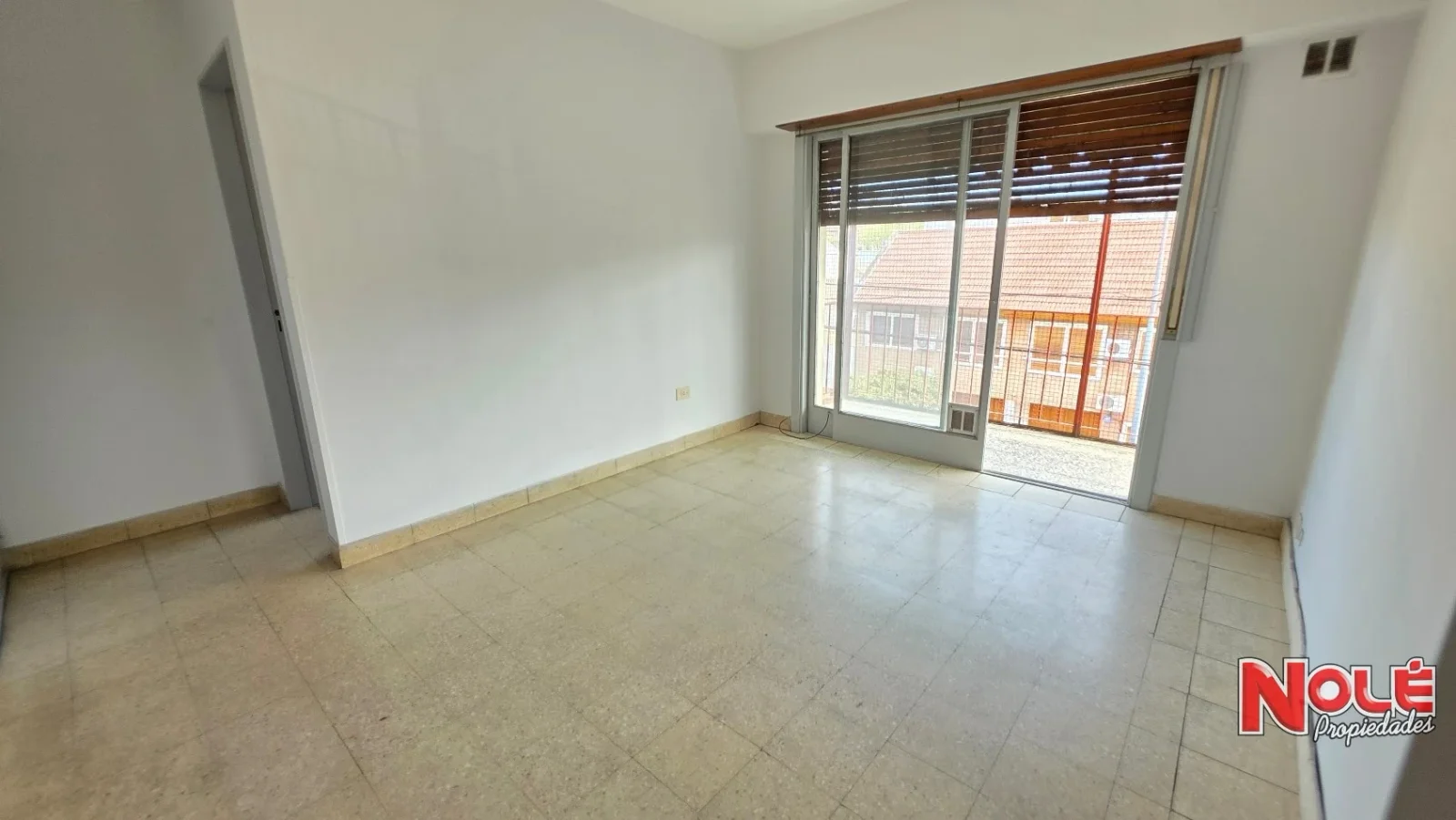 Depto 2 amb frente con balcón a mts Emilio Castro. Venta. Mataderos - Imagen 1
