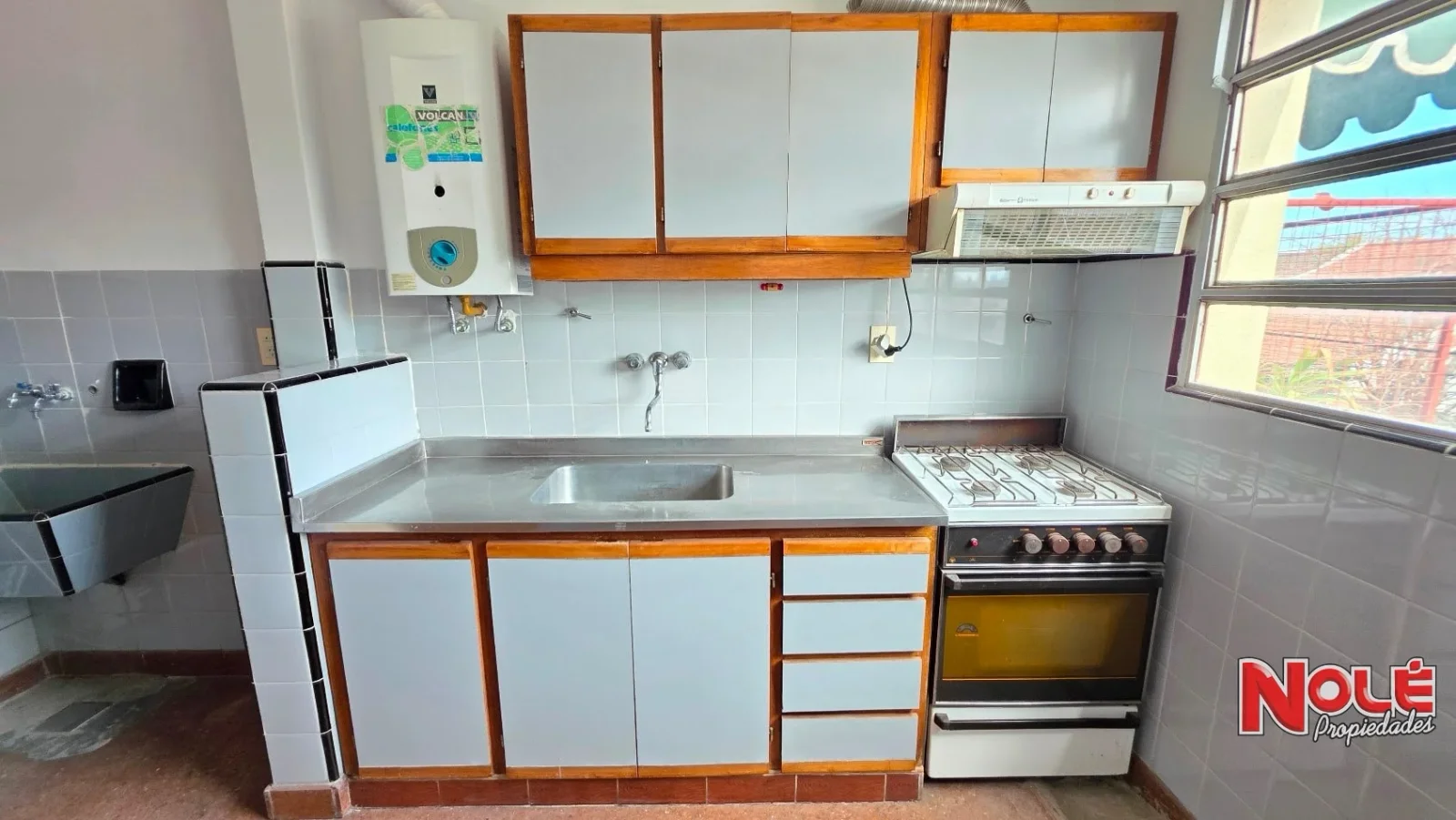 Depto 2 amb frente con balcón a mts Emilio Castro. Venta.  Mataderos - Imagen 4