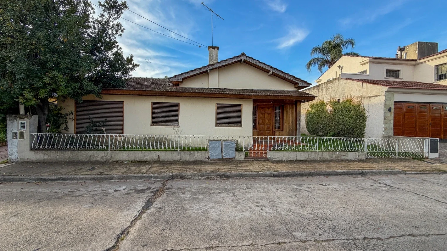 Casa en venta c/ cochera en Ciudad Jardín Lomas del Palomar - Imagen 2